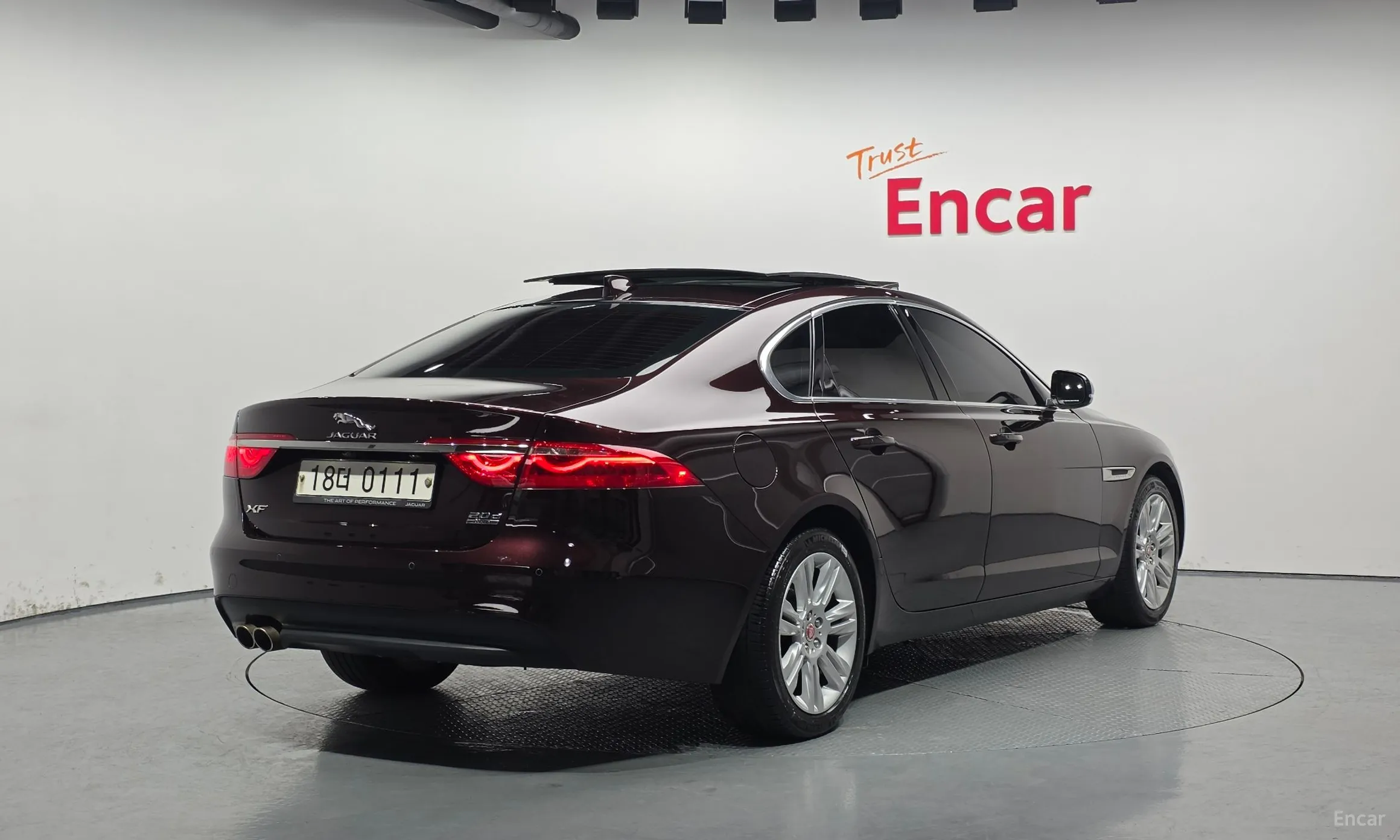 Jaguar XF (x260)