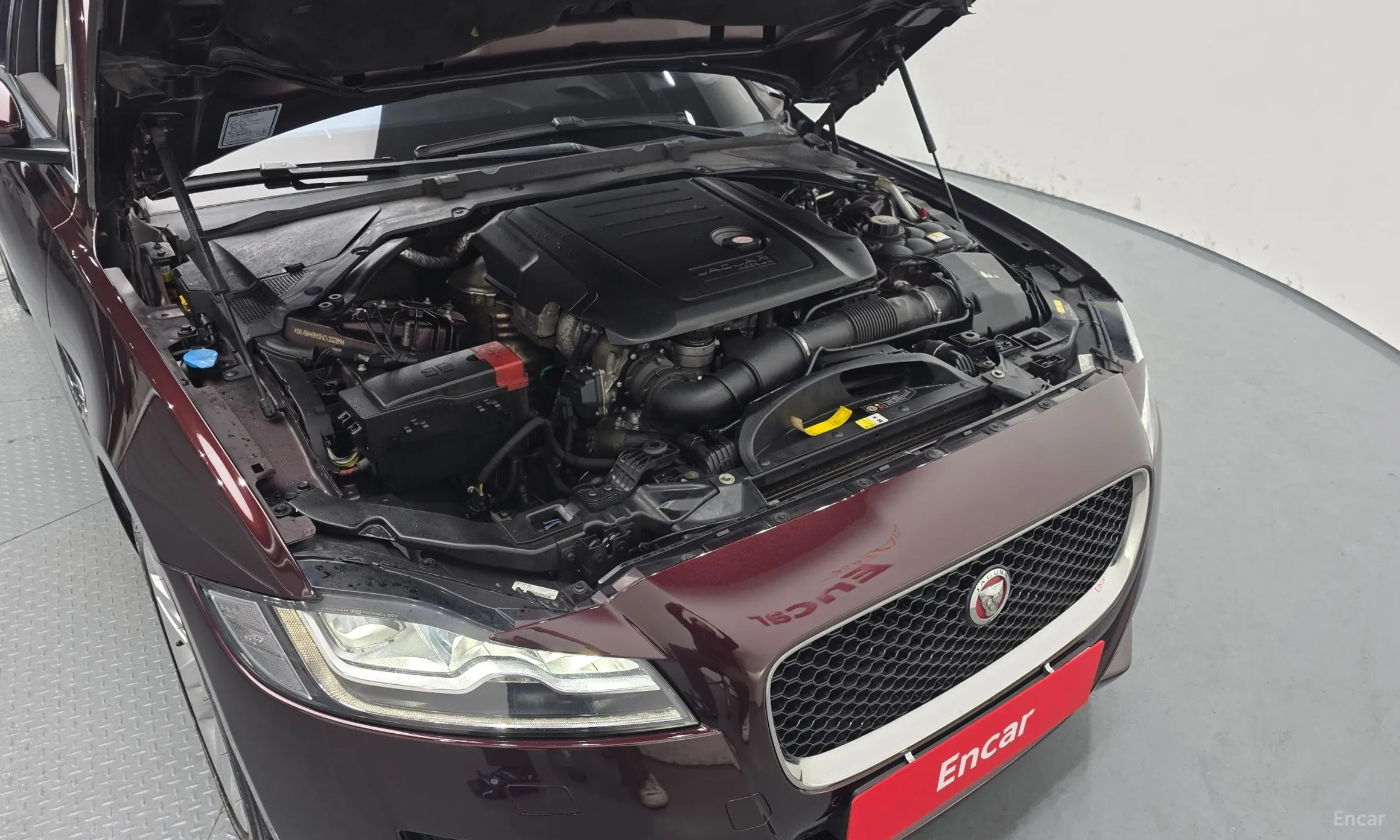 Jaguar XF (x260) превью 6
