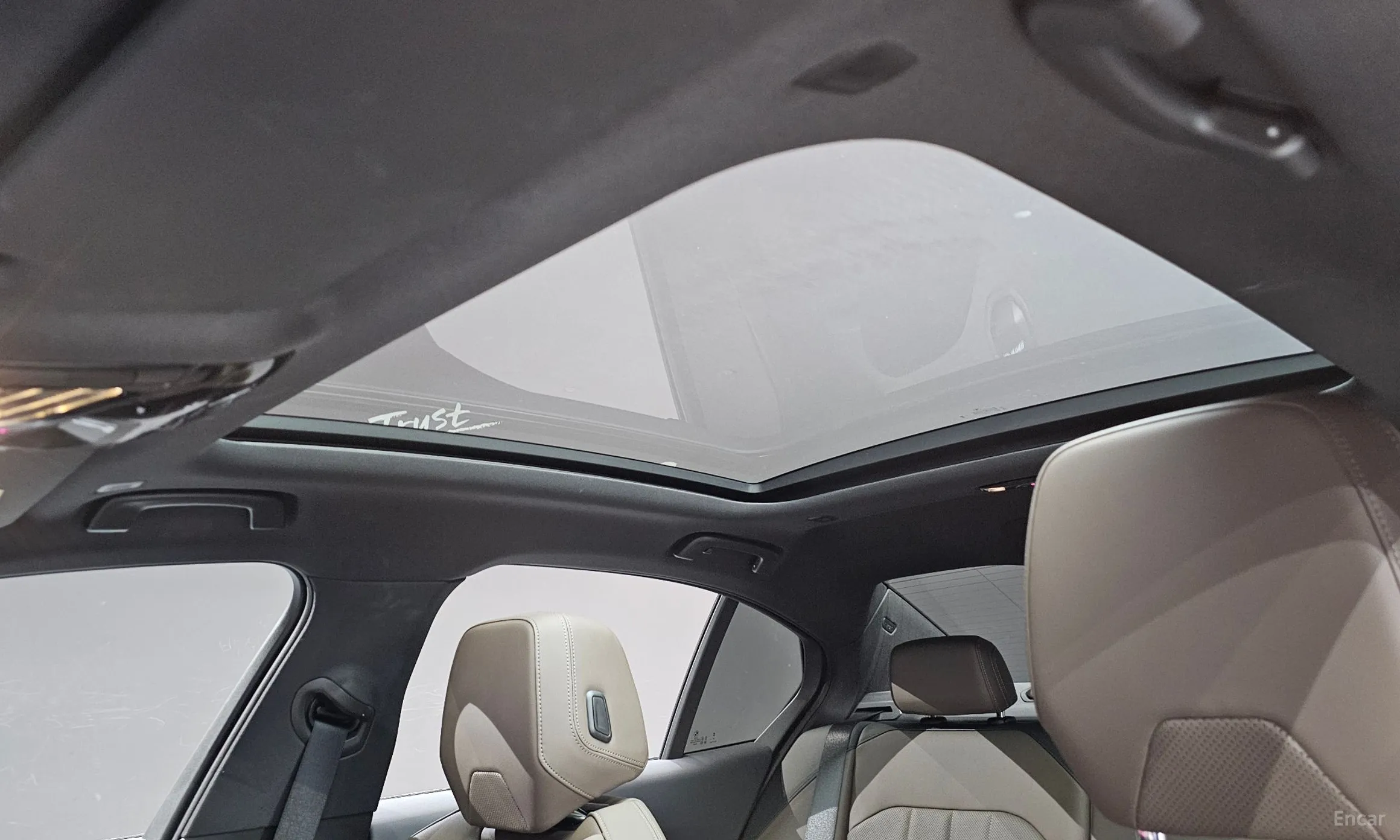BMW 5 Series (G60) превью 20