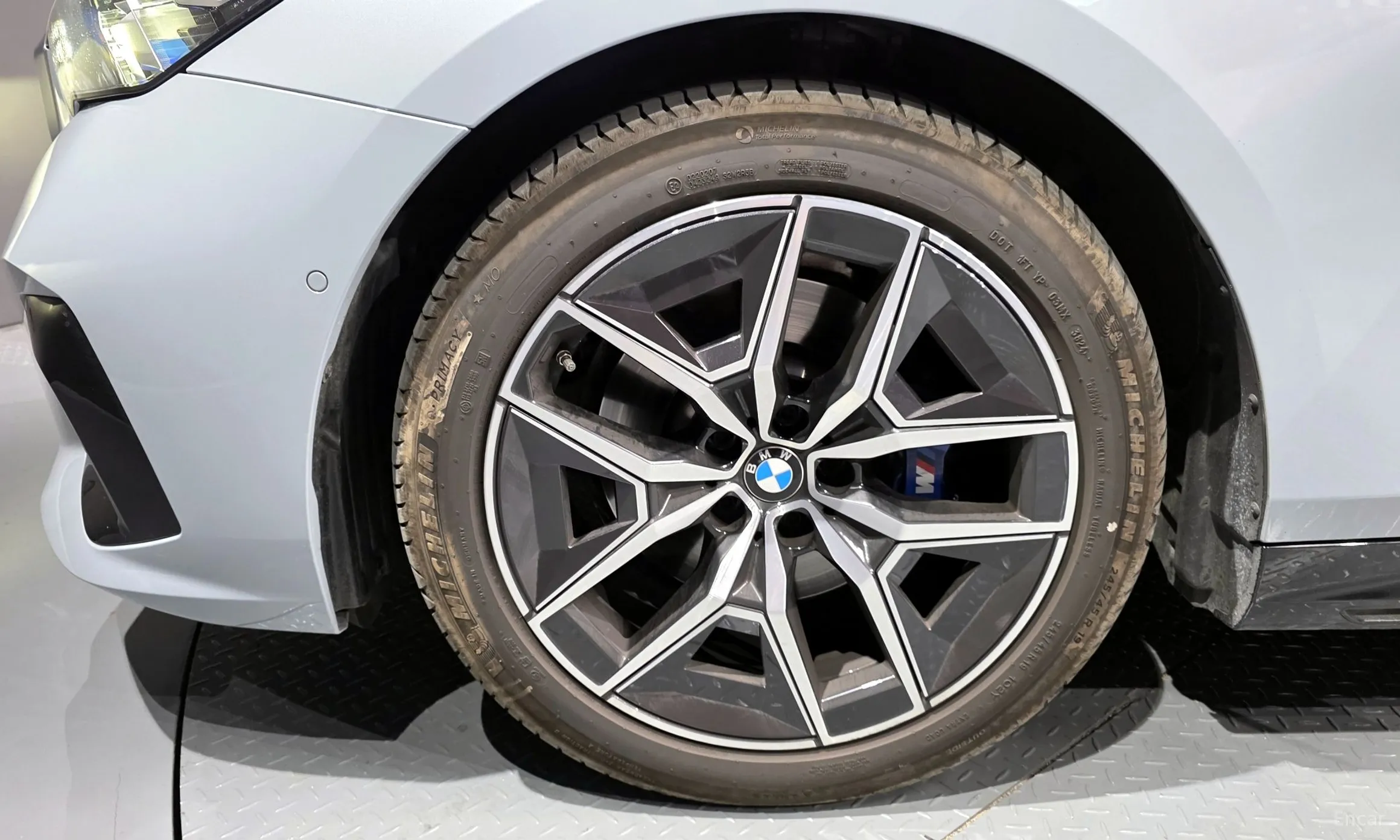 BMW 5 Series (G60) превью 5