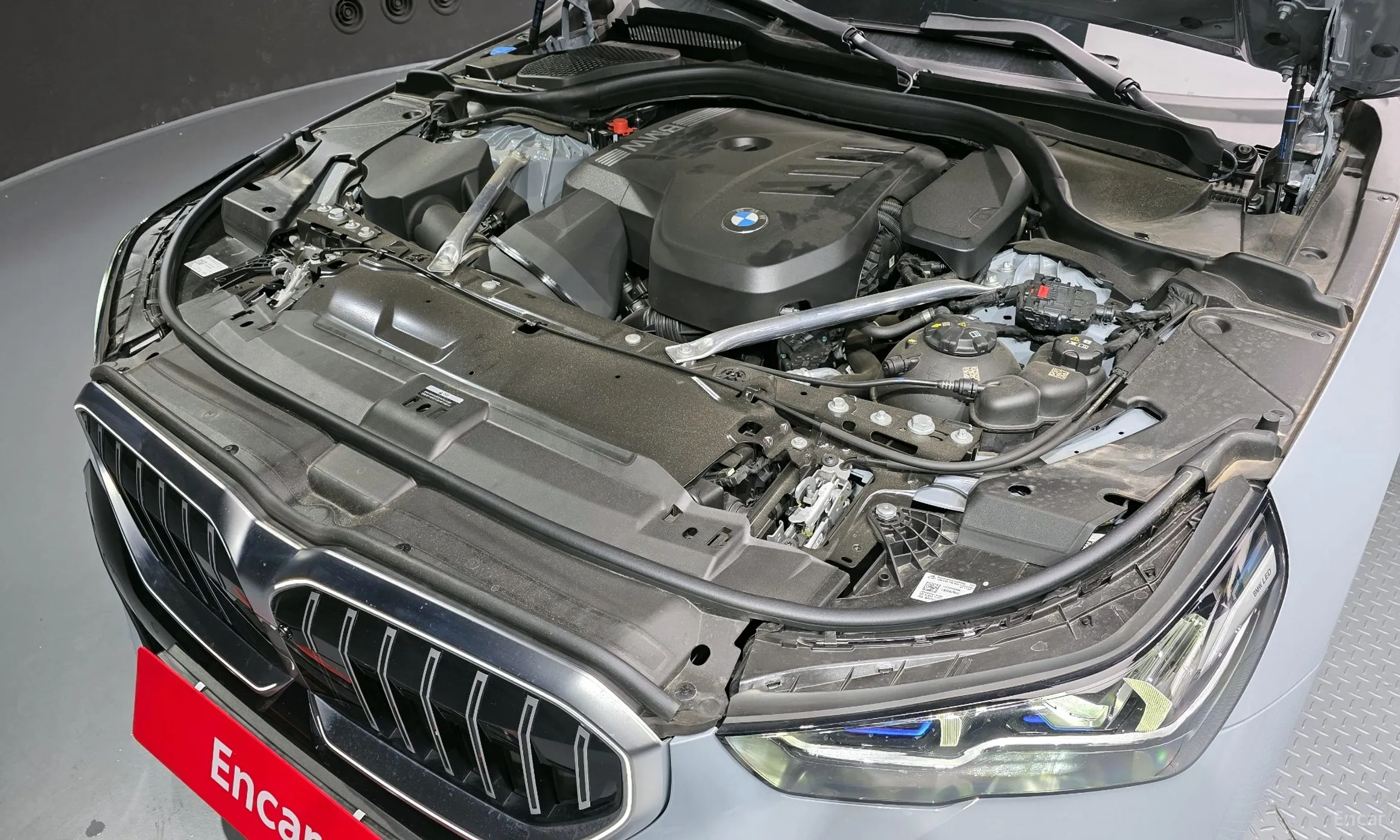 BMW 5 Series (G60) превью 6