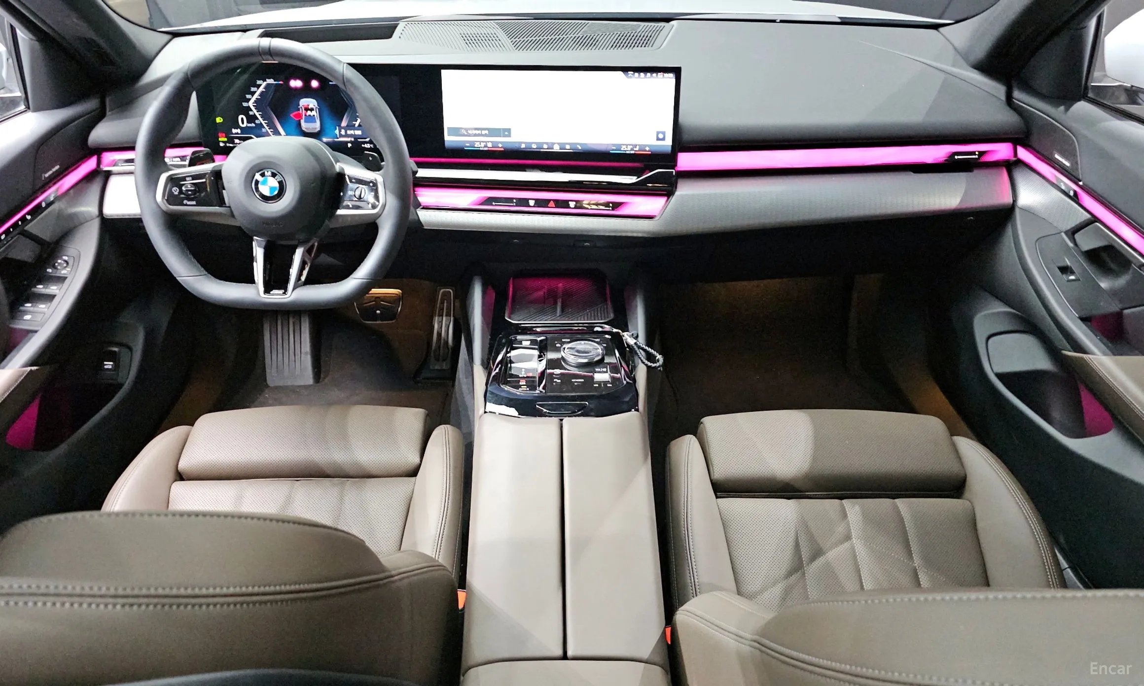 BMW 5 Series (G60) превью 7