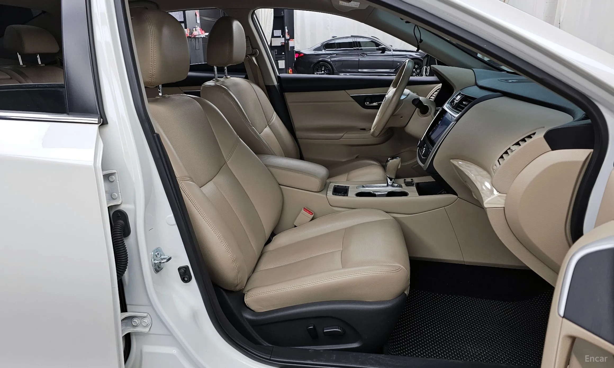 Nissan Altima превью 11