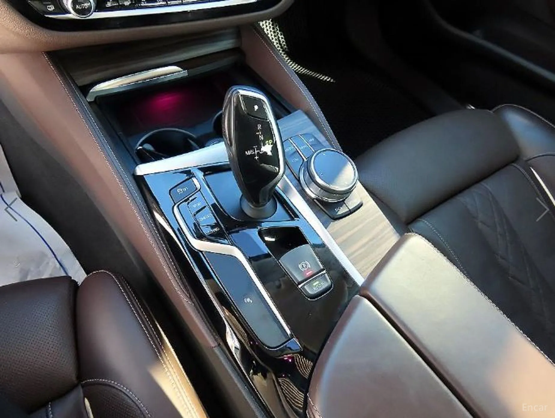 BMW 5 Series (G30) превью 11