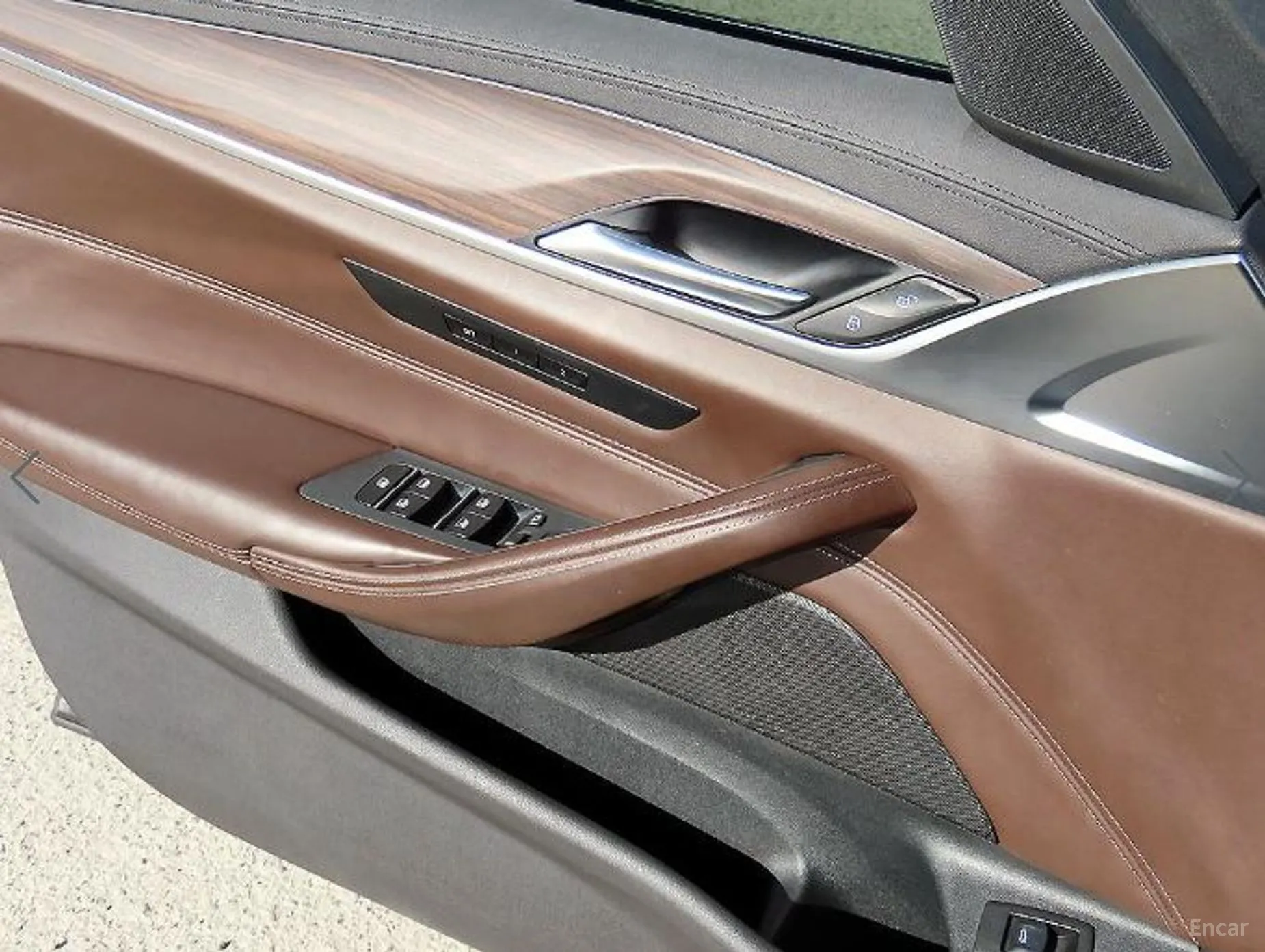 BMW 5 Series (G30) превью 12