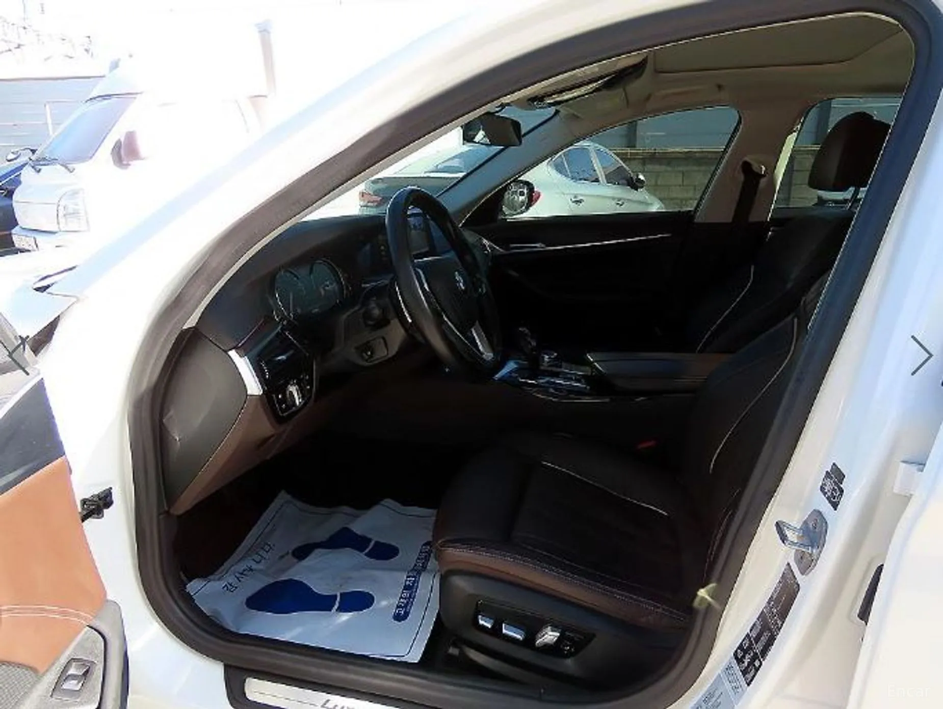 BMW 5 Series (G30) превью 5