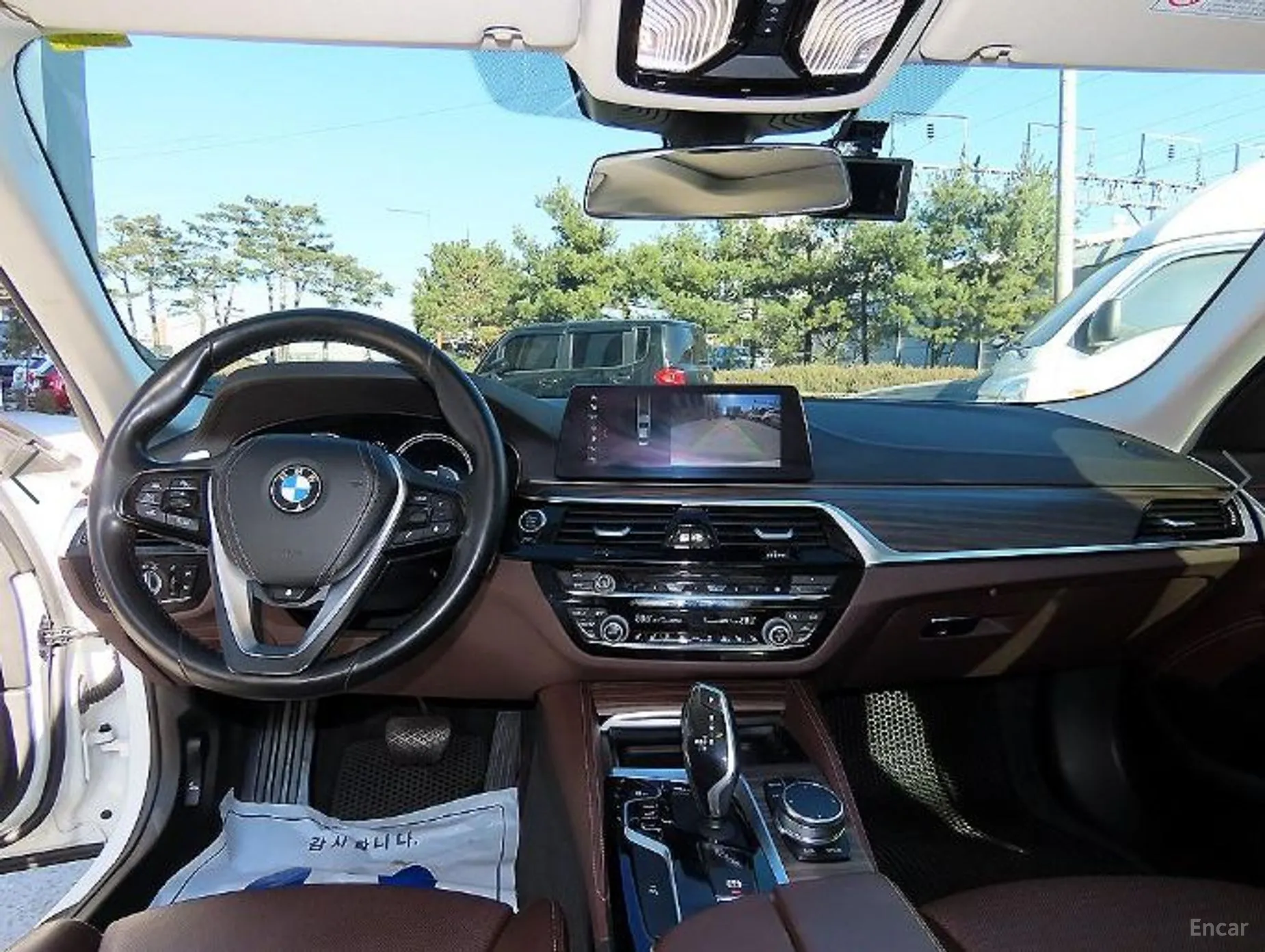 BMW 5 Series (G30) превью 7