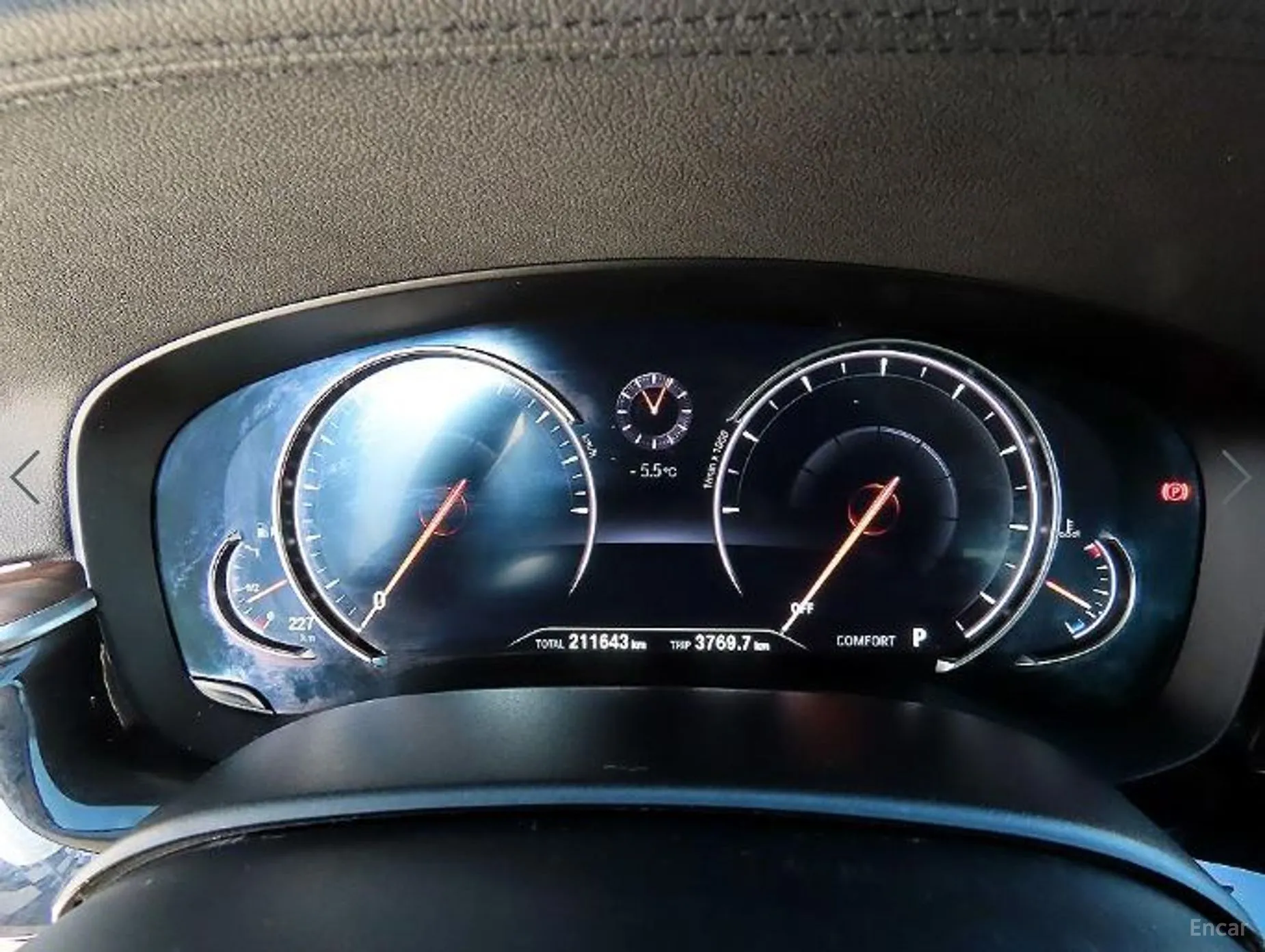BMW 5 Series (G30) превью 9