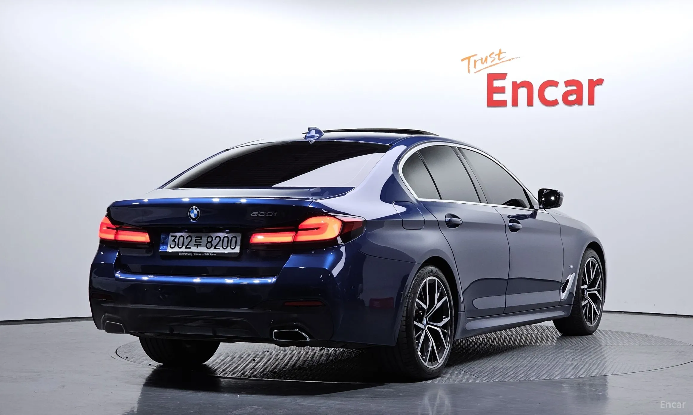 BMW 5 Series (G30) превью 2