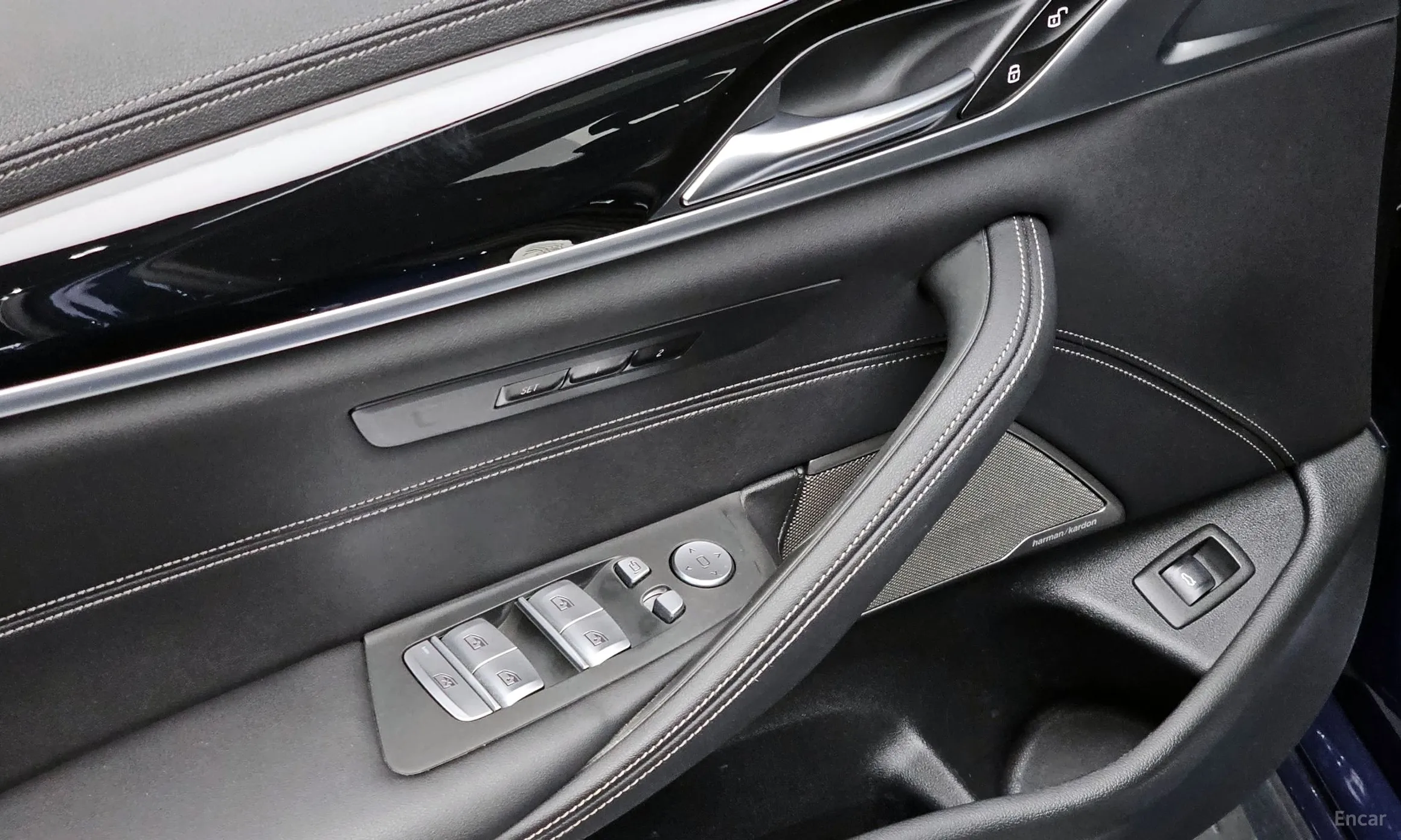 BMW 5 Series (G30) превью 17