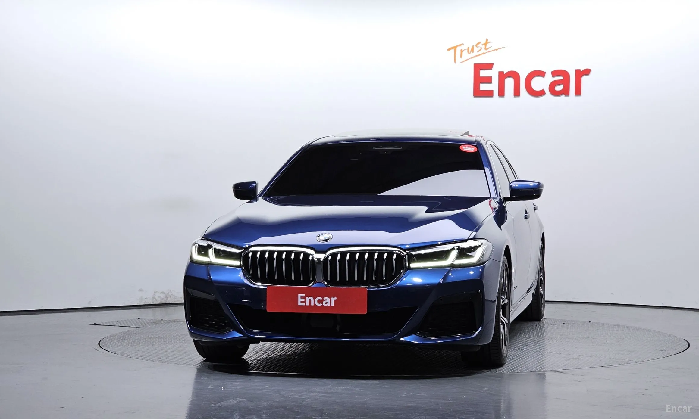 BMW 5 Series (G30) превью 3