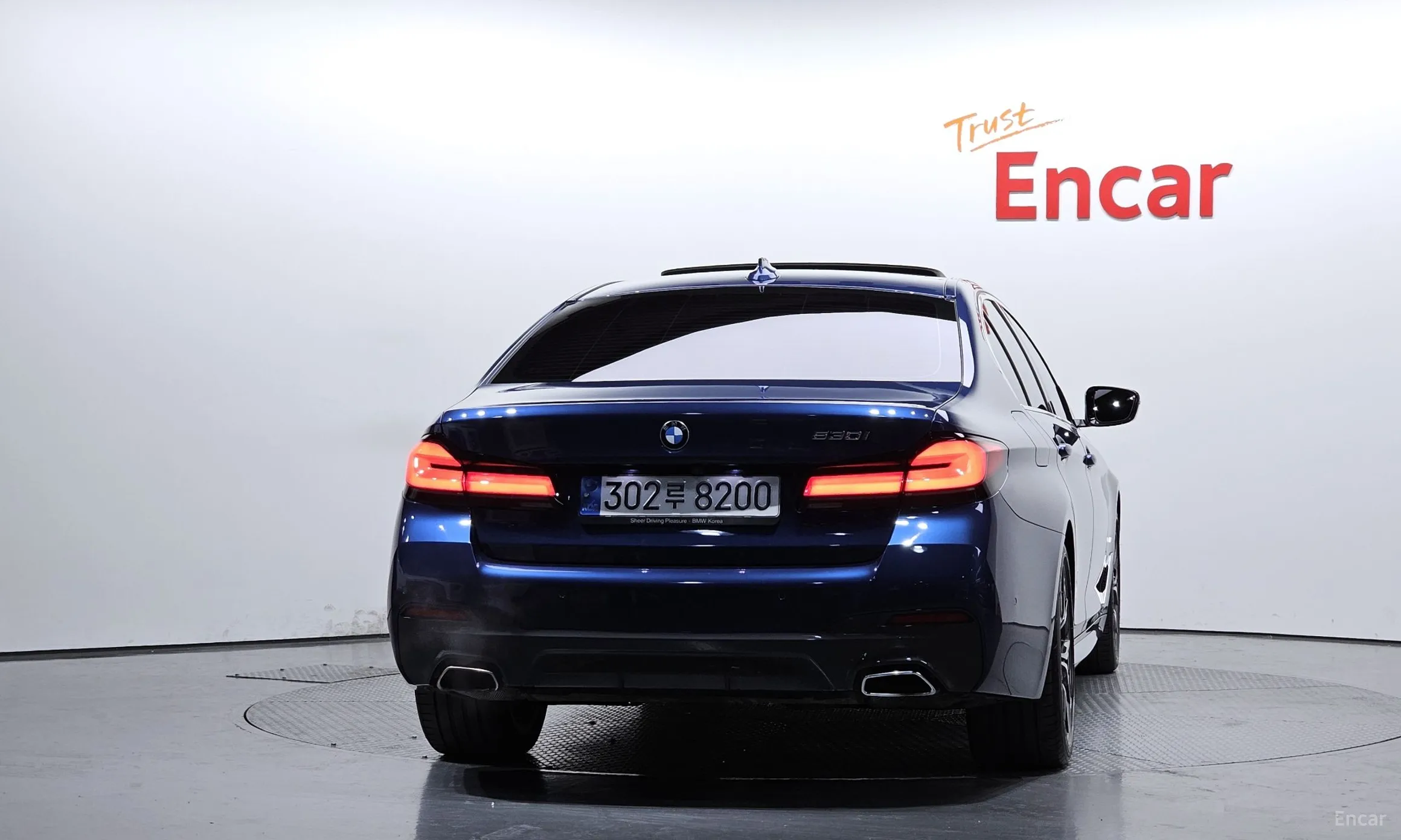 BMW 5 Series (G30) превью 4