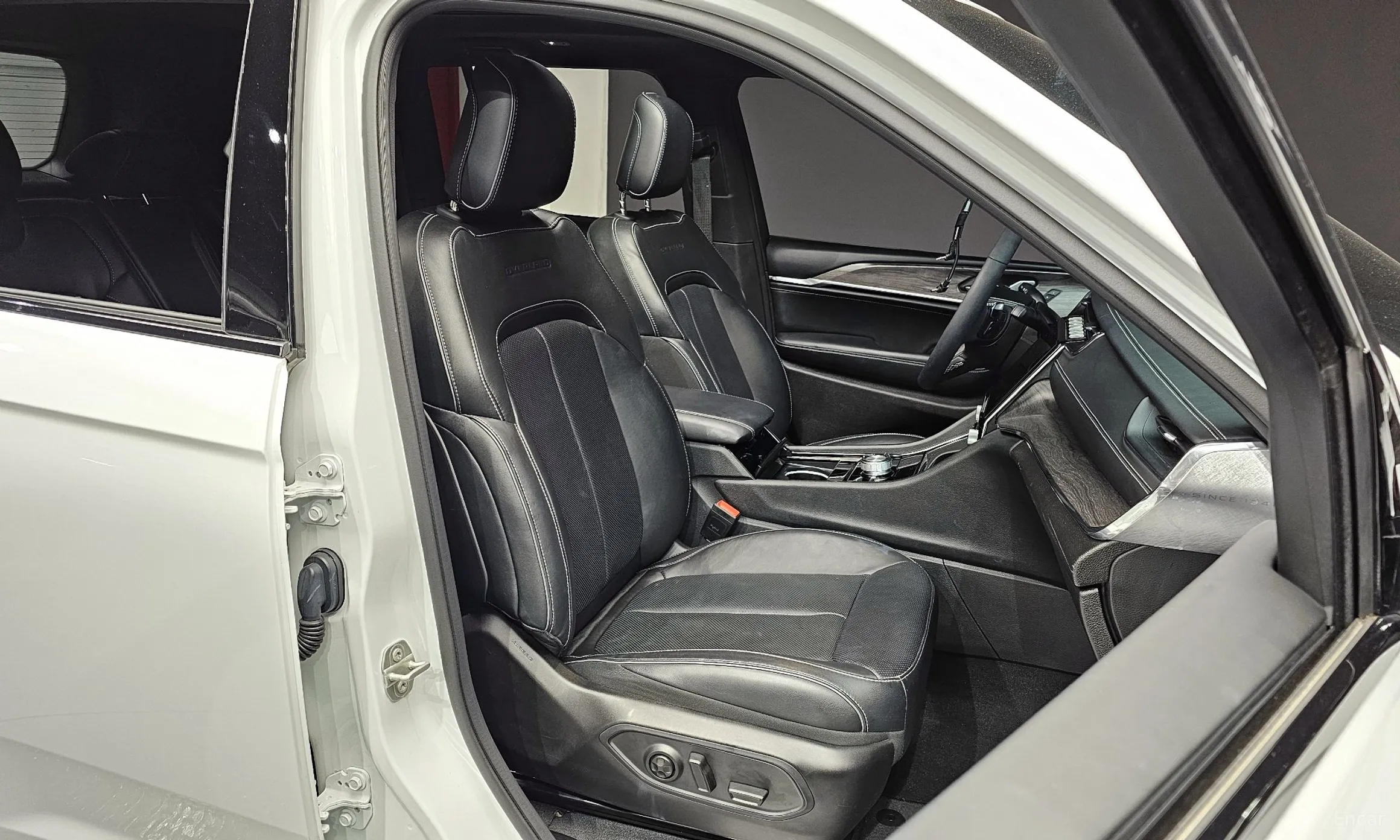 Jeep Grand Cherokee (WL) превью 12