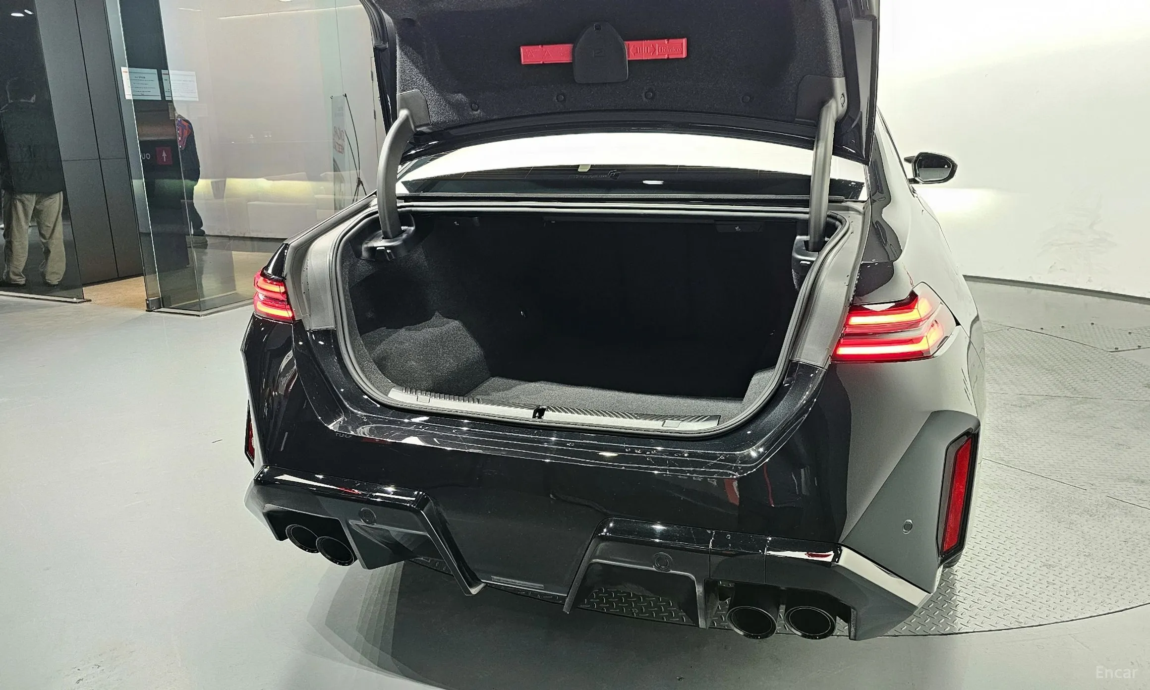 BMW M5 (G90) превью 20