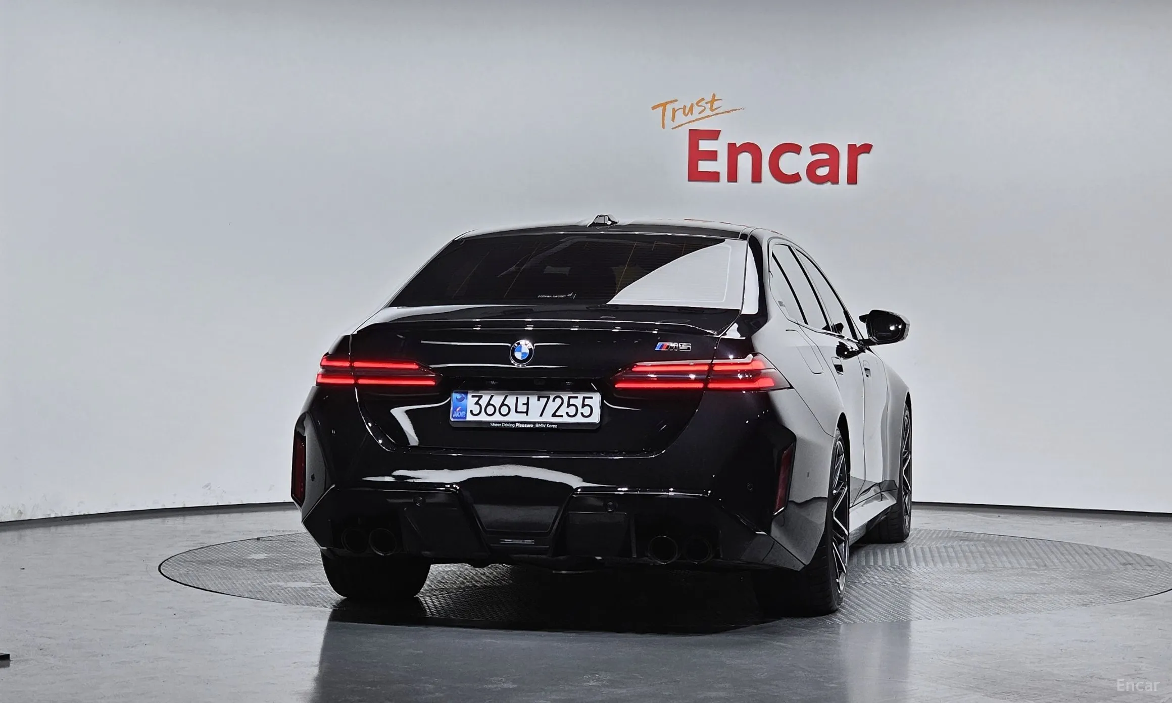 BMW M5 (G90) превью 4