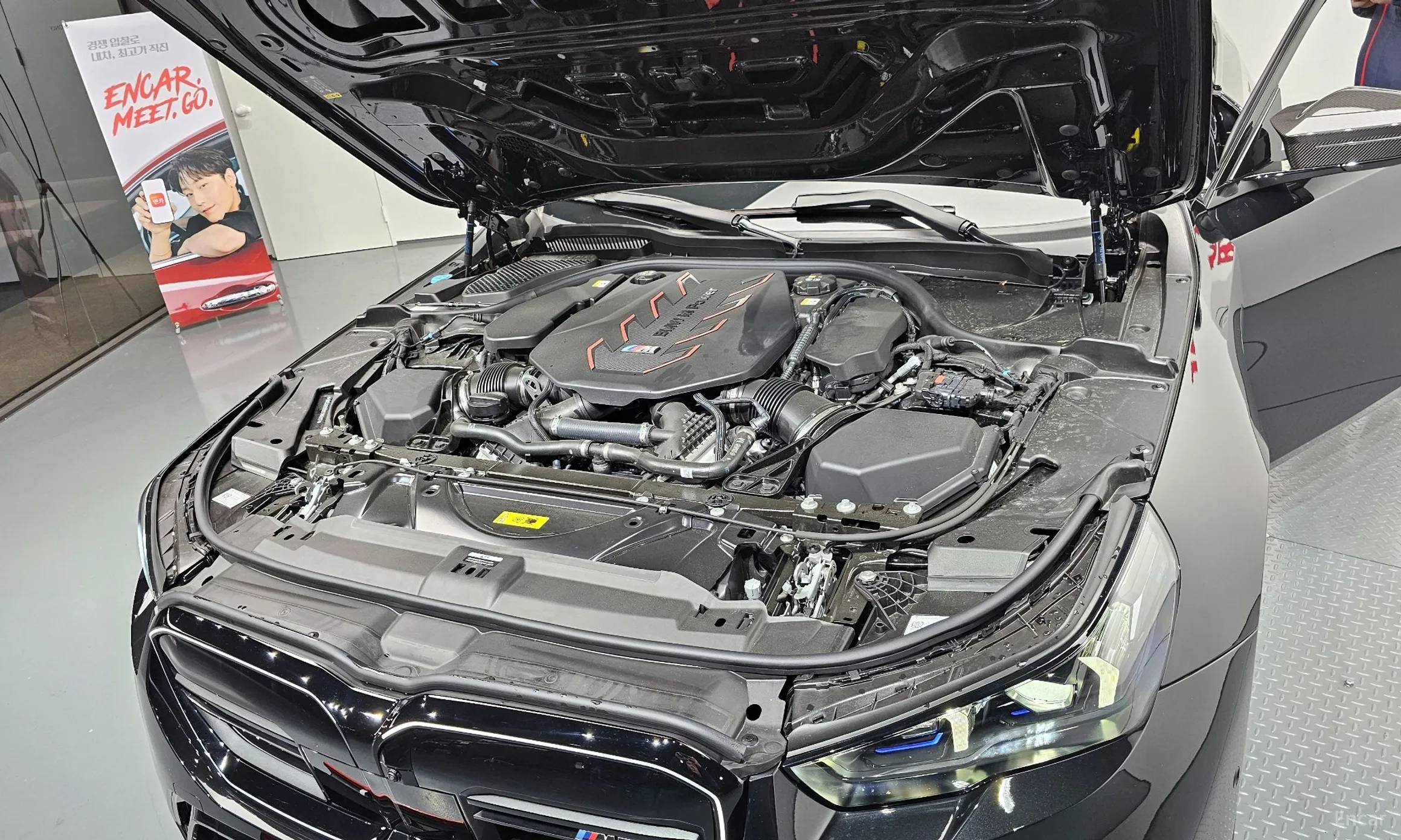 BMW M5 (G90) превью 6