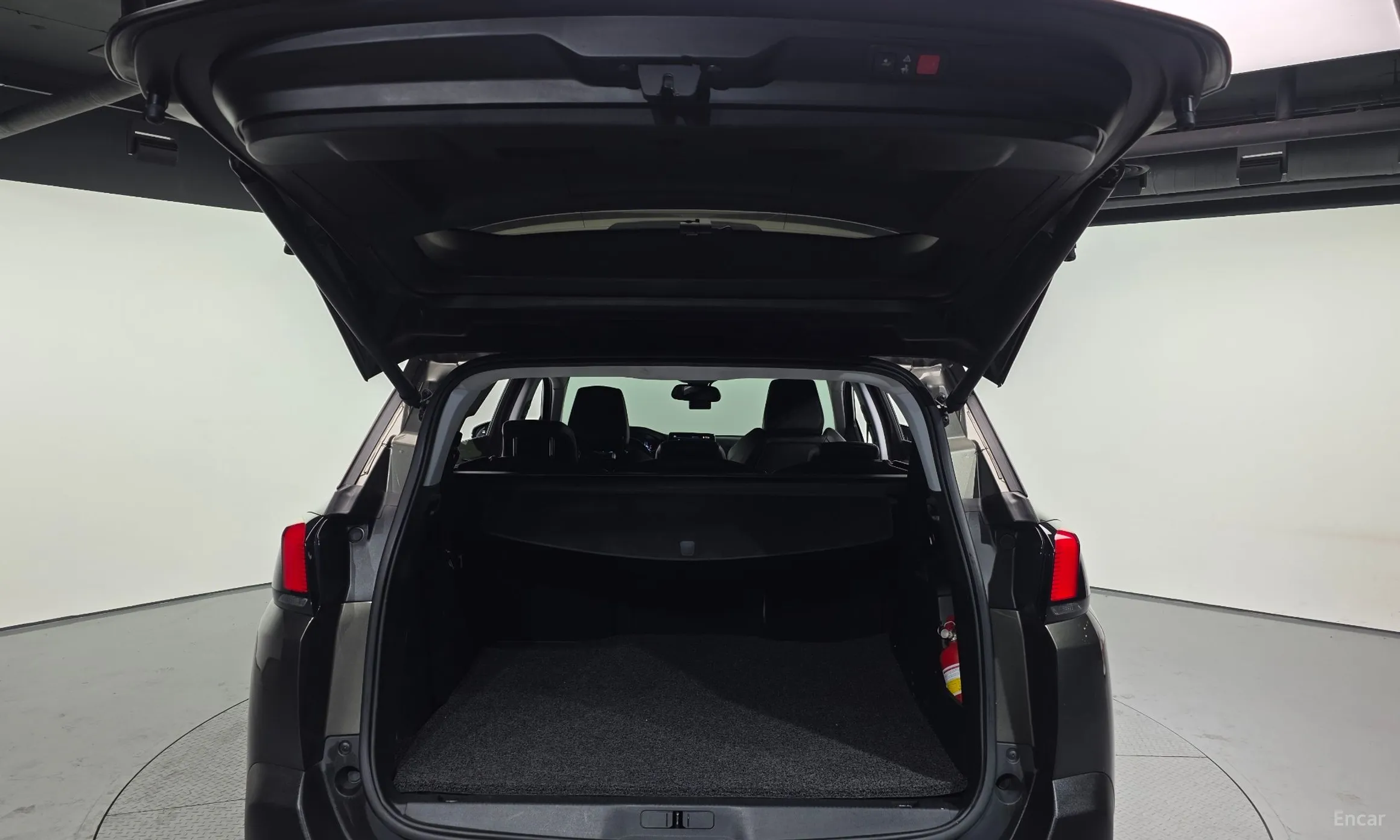 Peugeot 5008 2nd generation превью 20