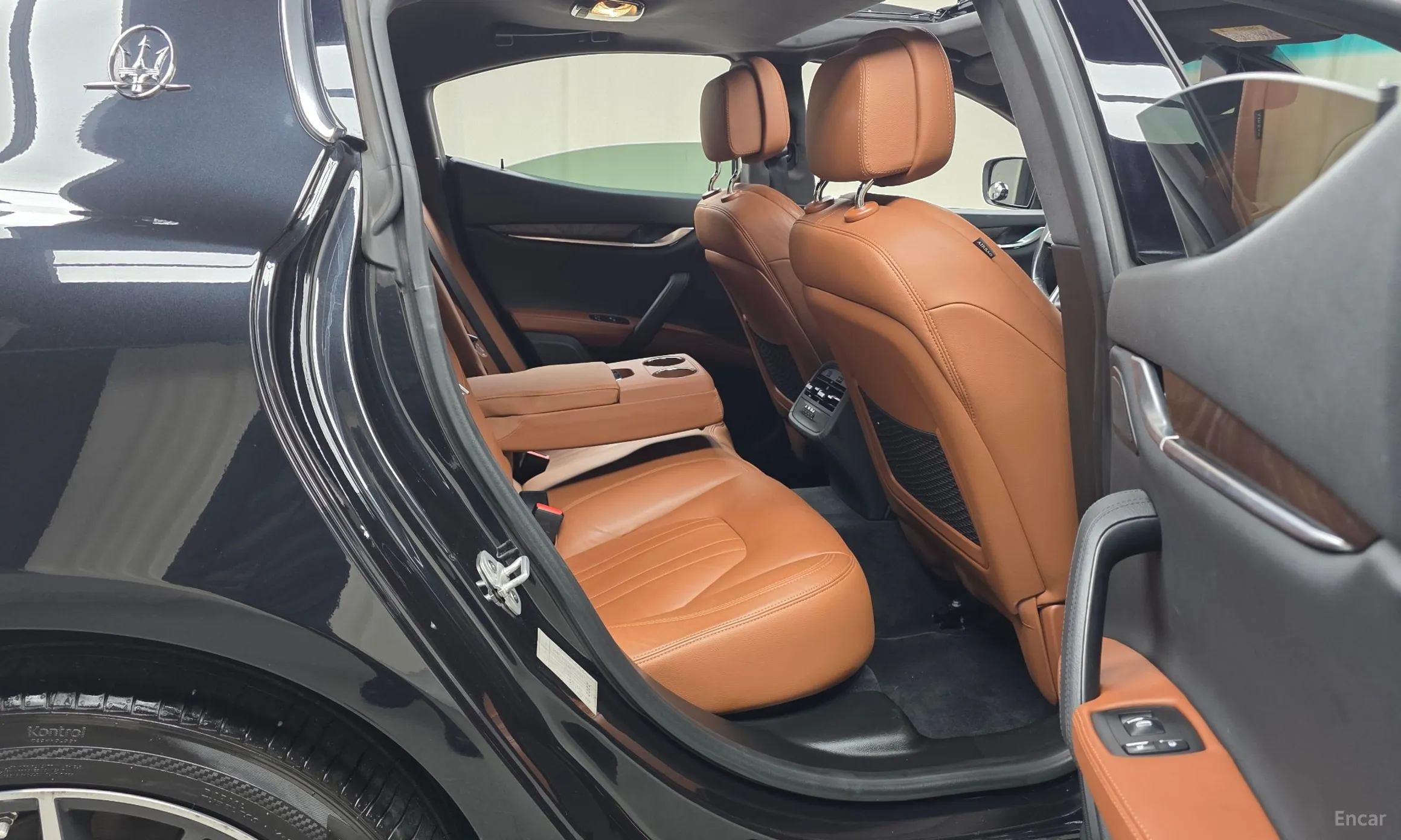 Maserati Ghibli превью 12
