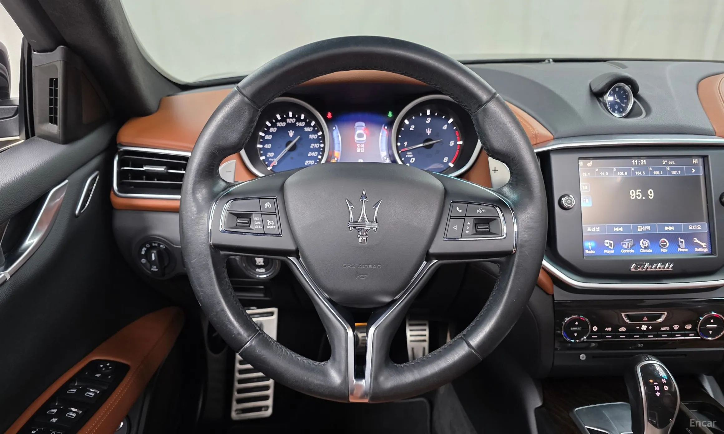 Maserati Ghibli превью 13