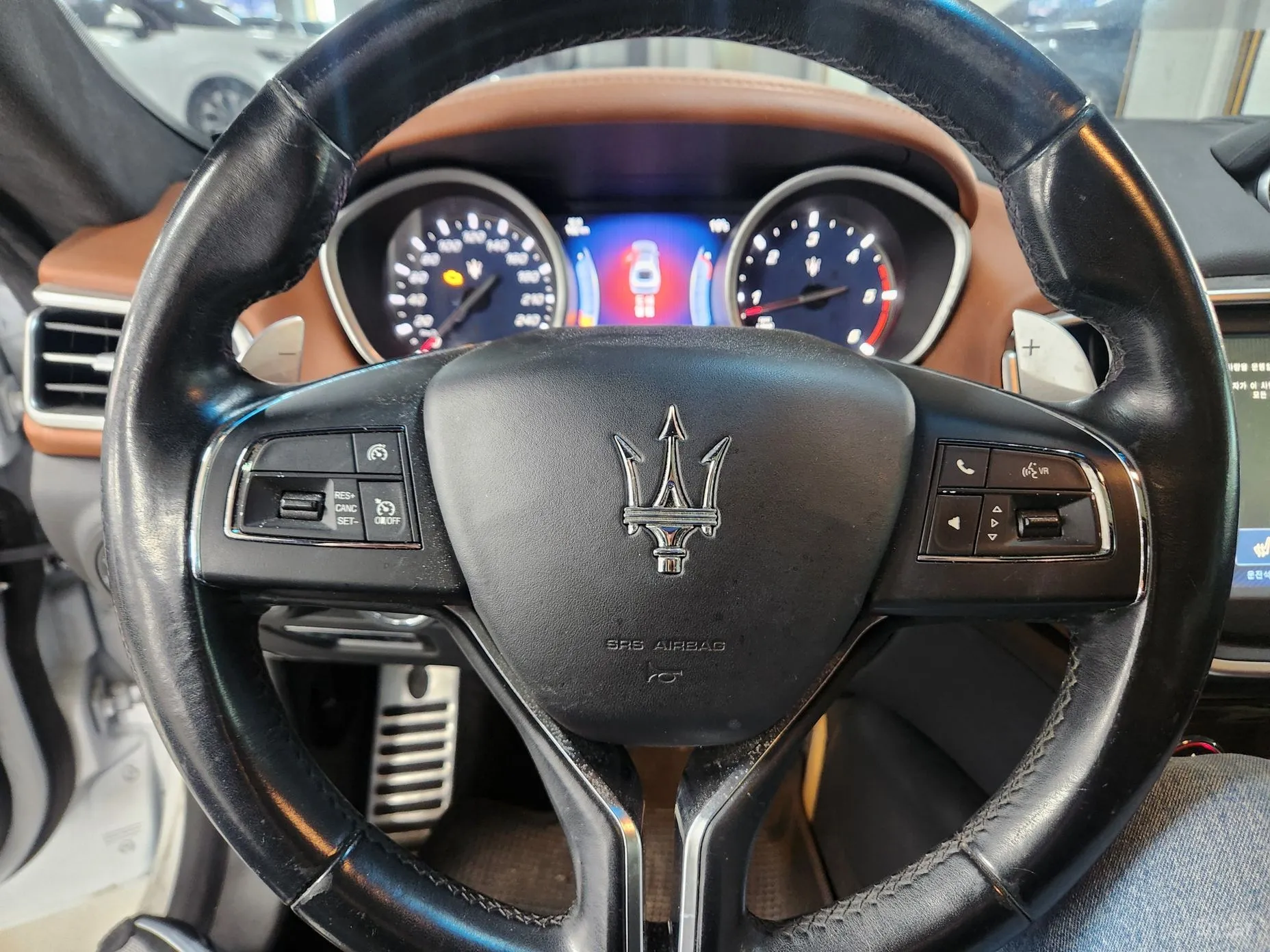 Maserati Ghibli превью 11