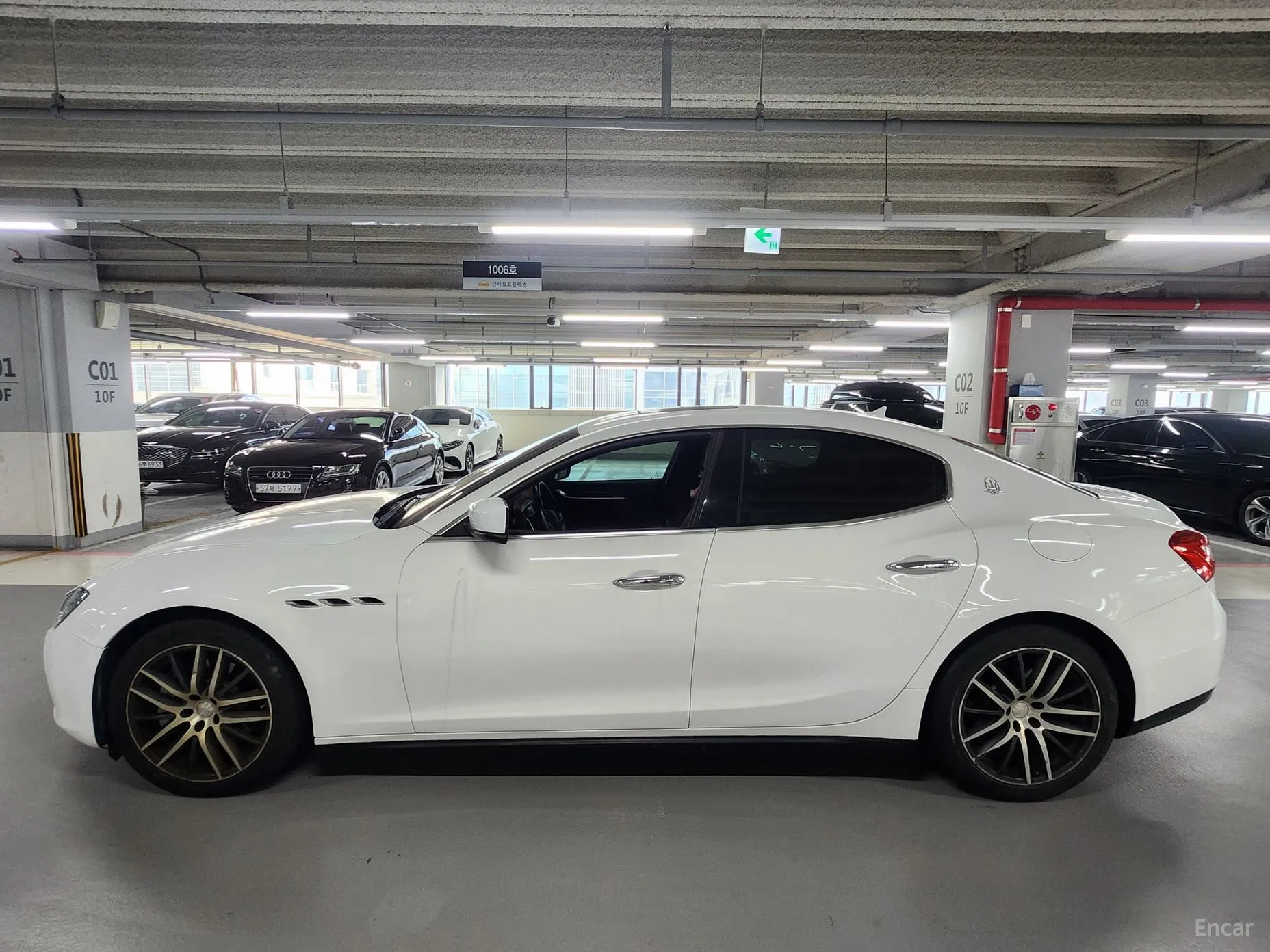 Maserati Ghibli превью 3