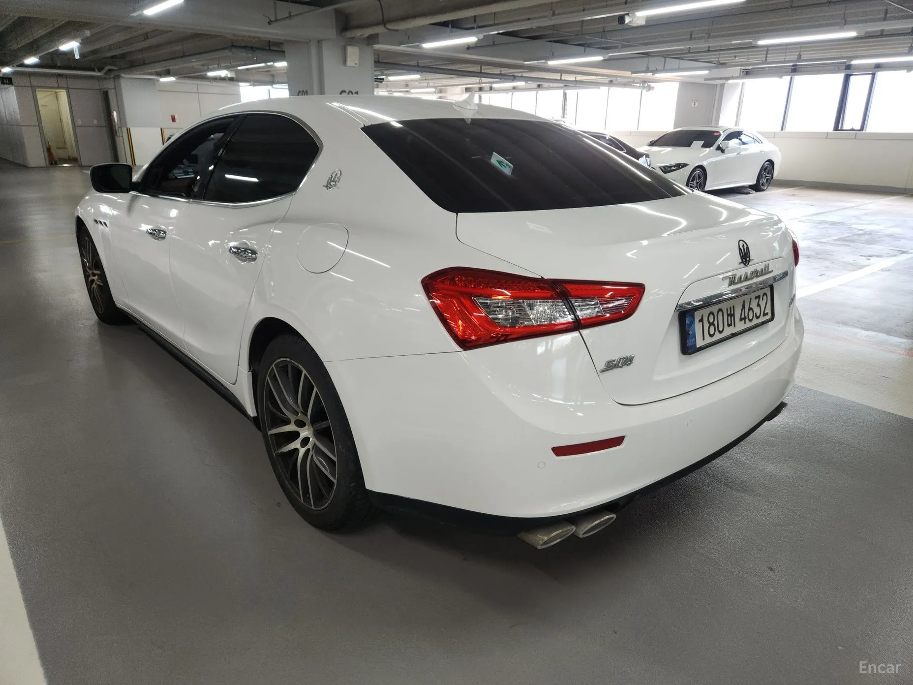 Maserati Ghibli превью 4