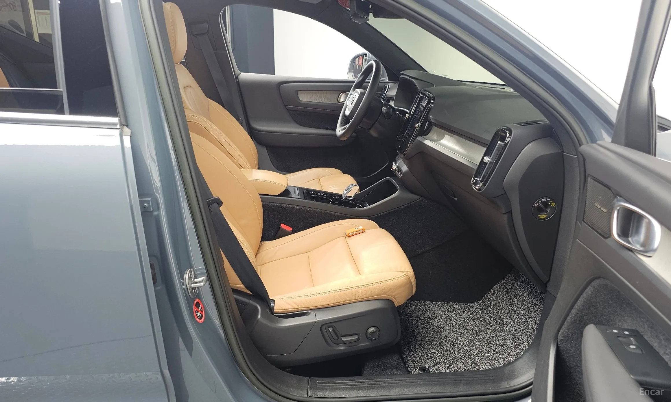 Volvo XC40 превью 11