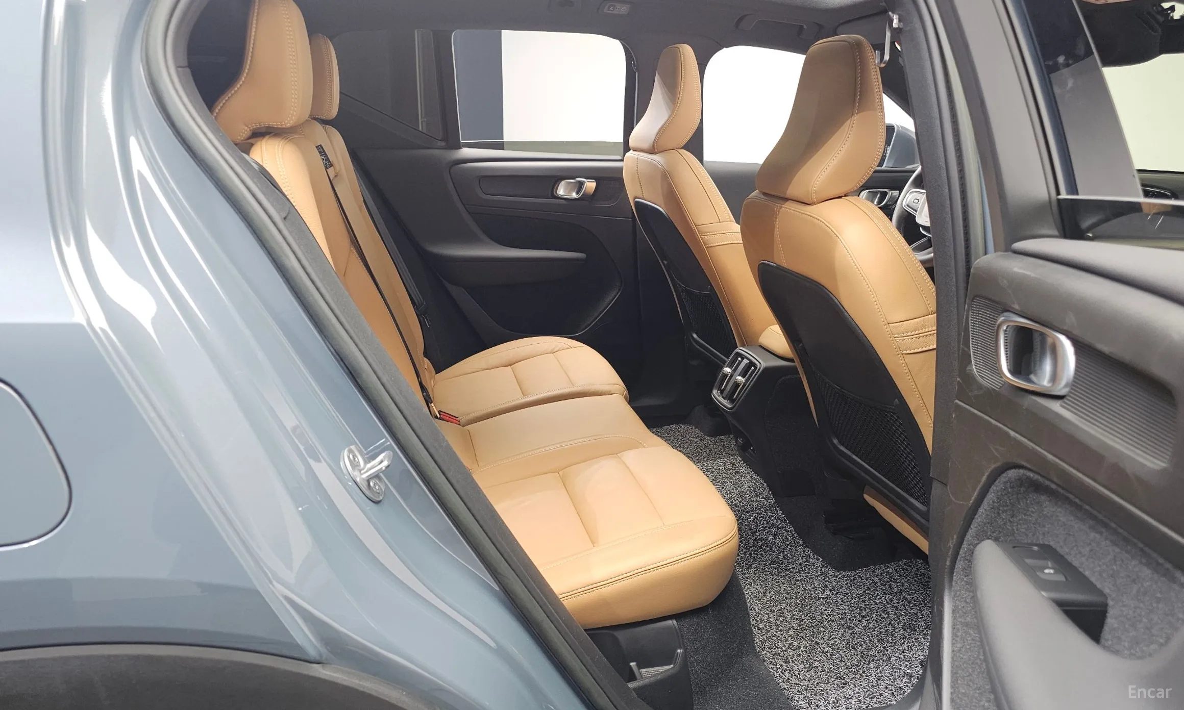 Volvo XC40 превью 12