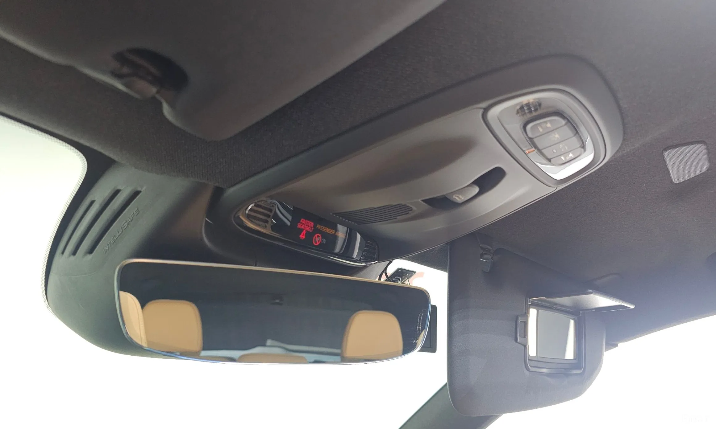 Volvo XC40 превью 17