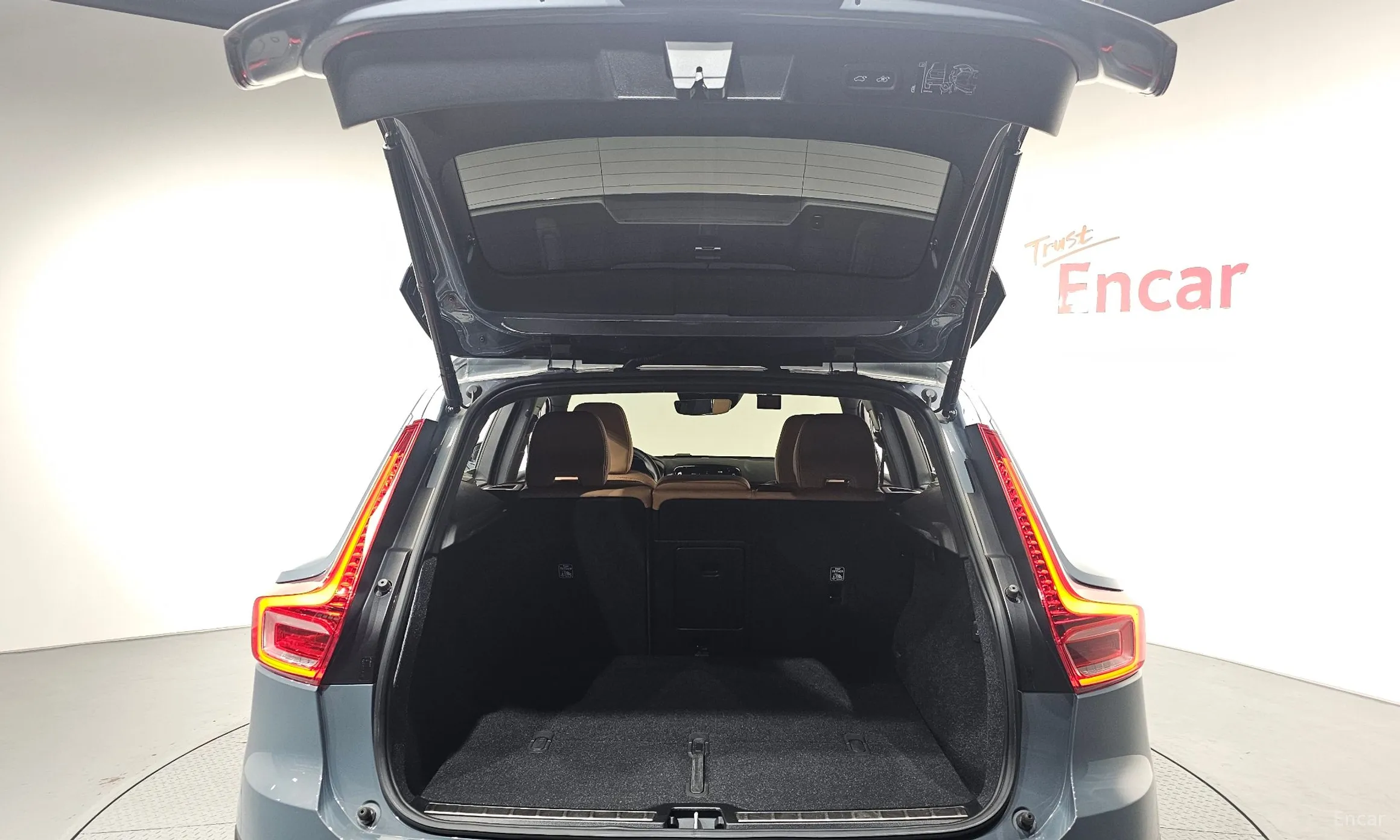 Volvo XC40 превью 20