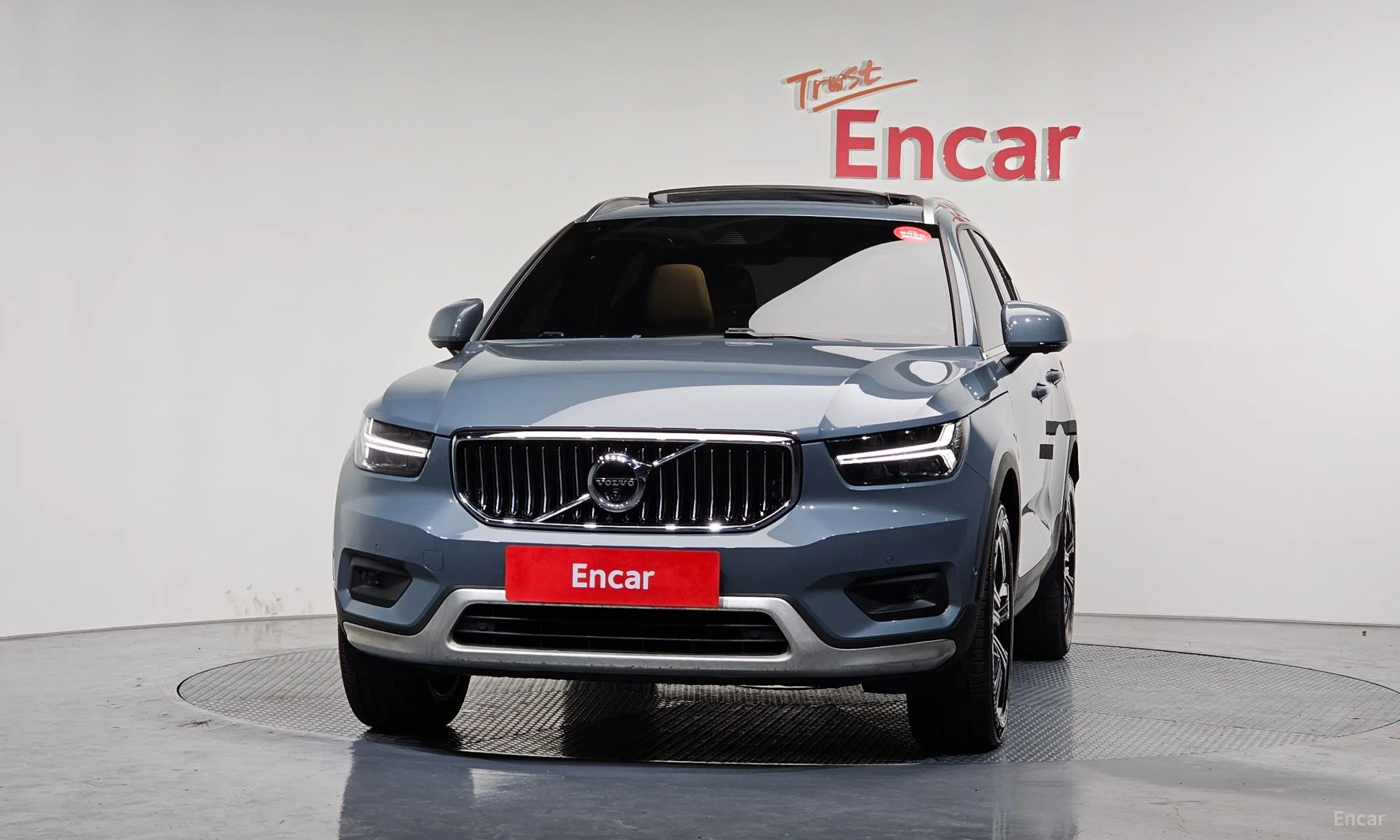 Volvo XC40 превью 3