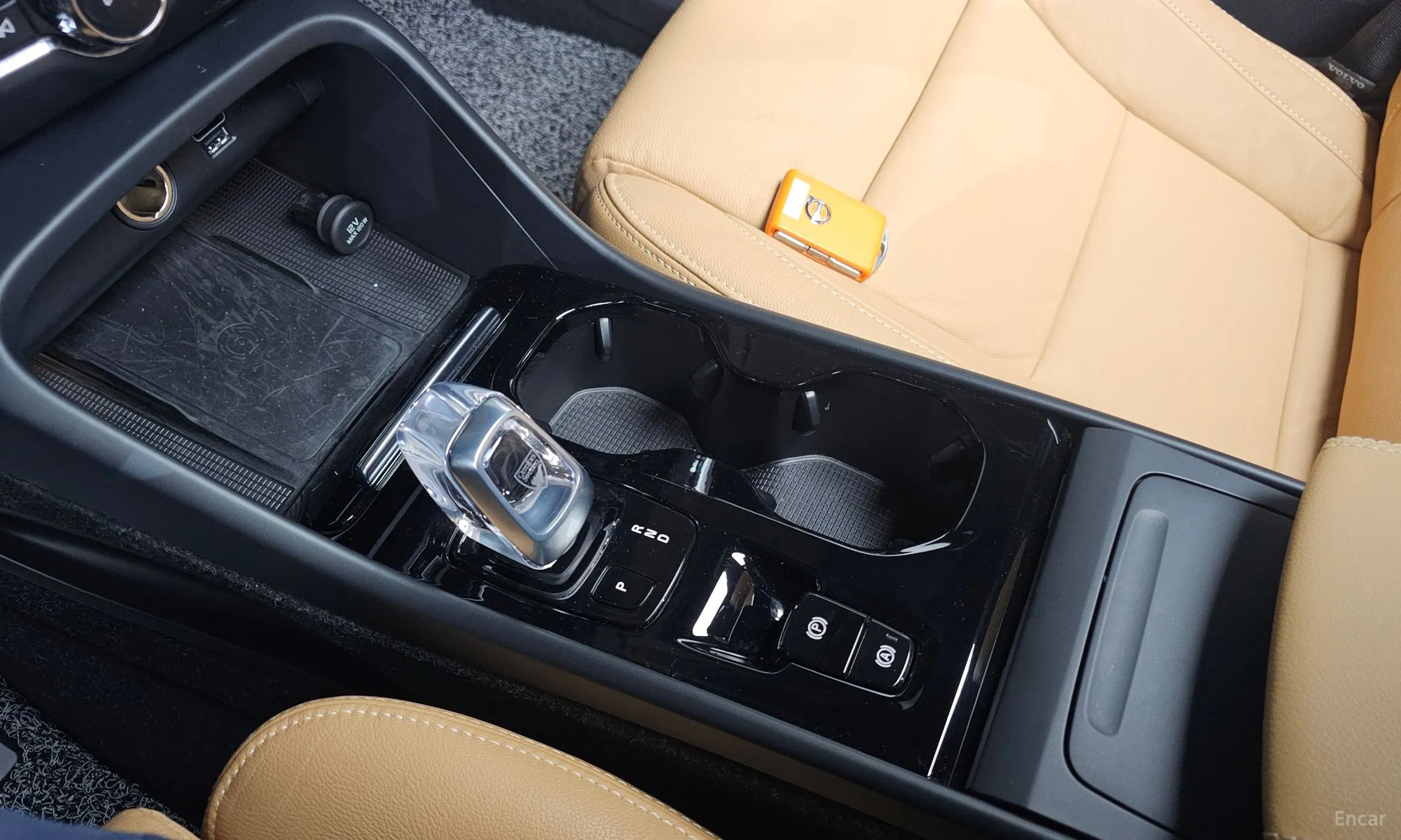 Volvo XC40 превью 9