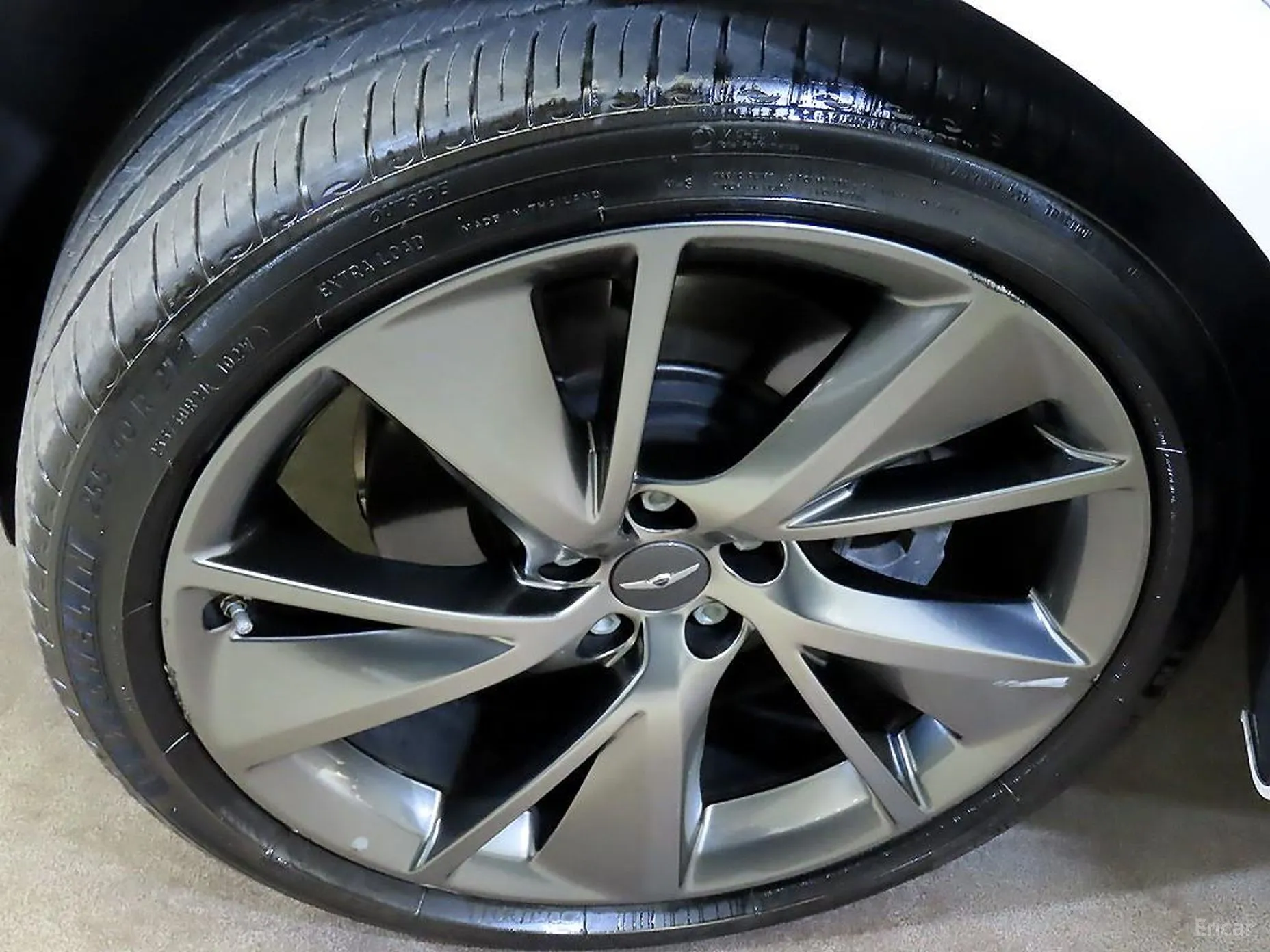 Genesis GV70 превью 20