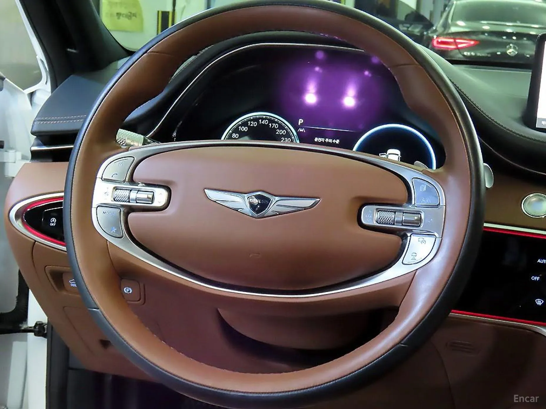 Genesis GV70 превью 8