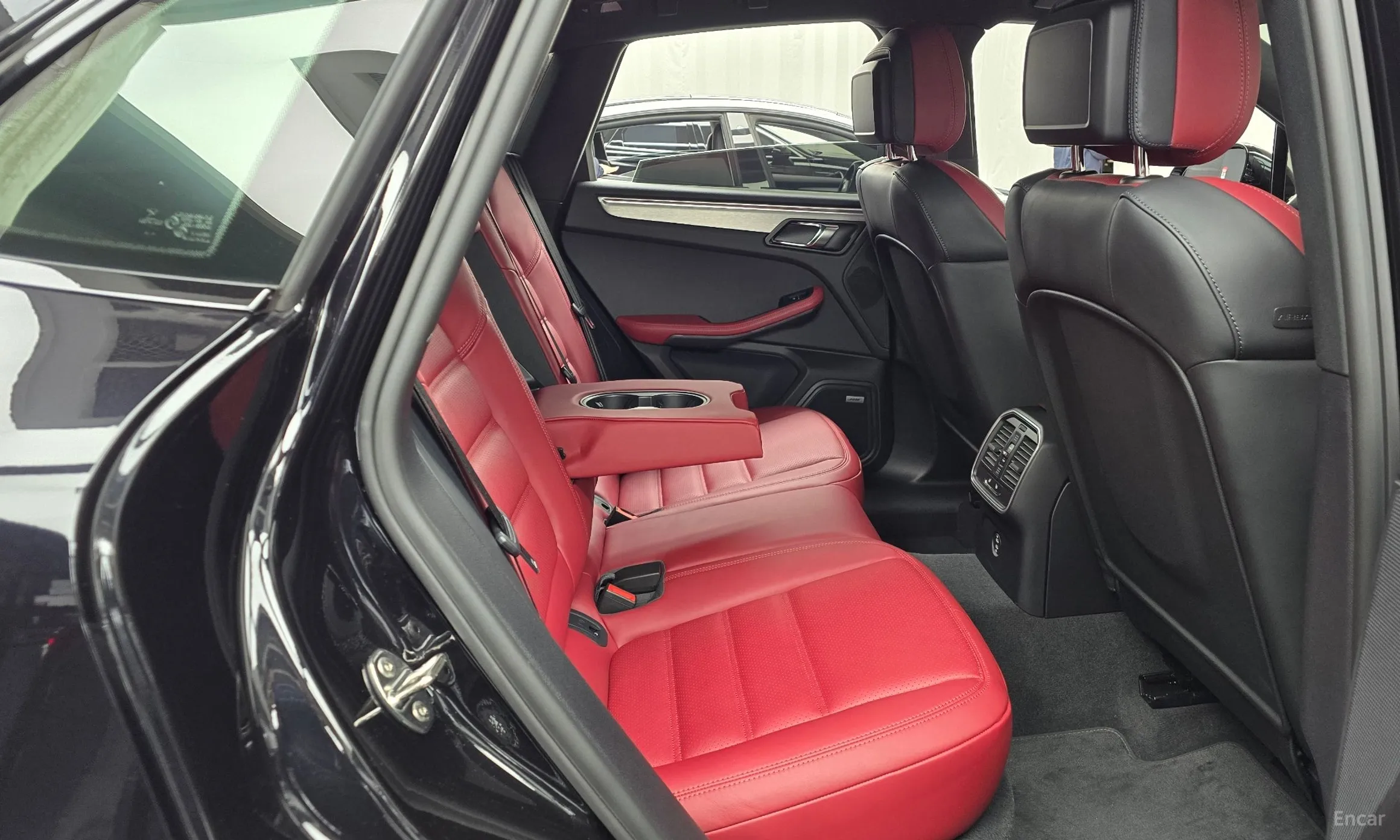 Porsche Macan превью 12