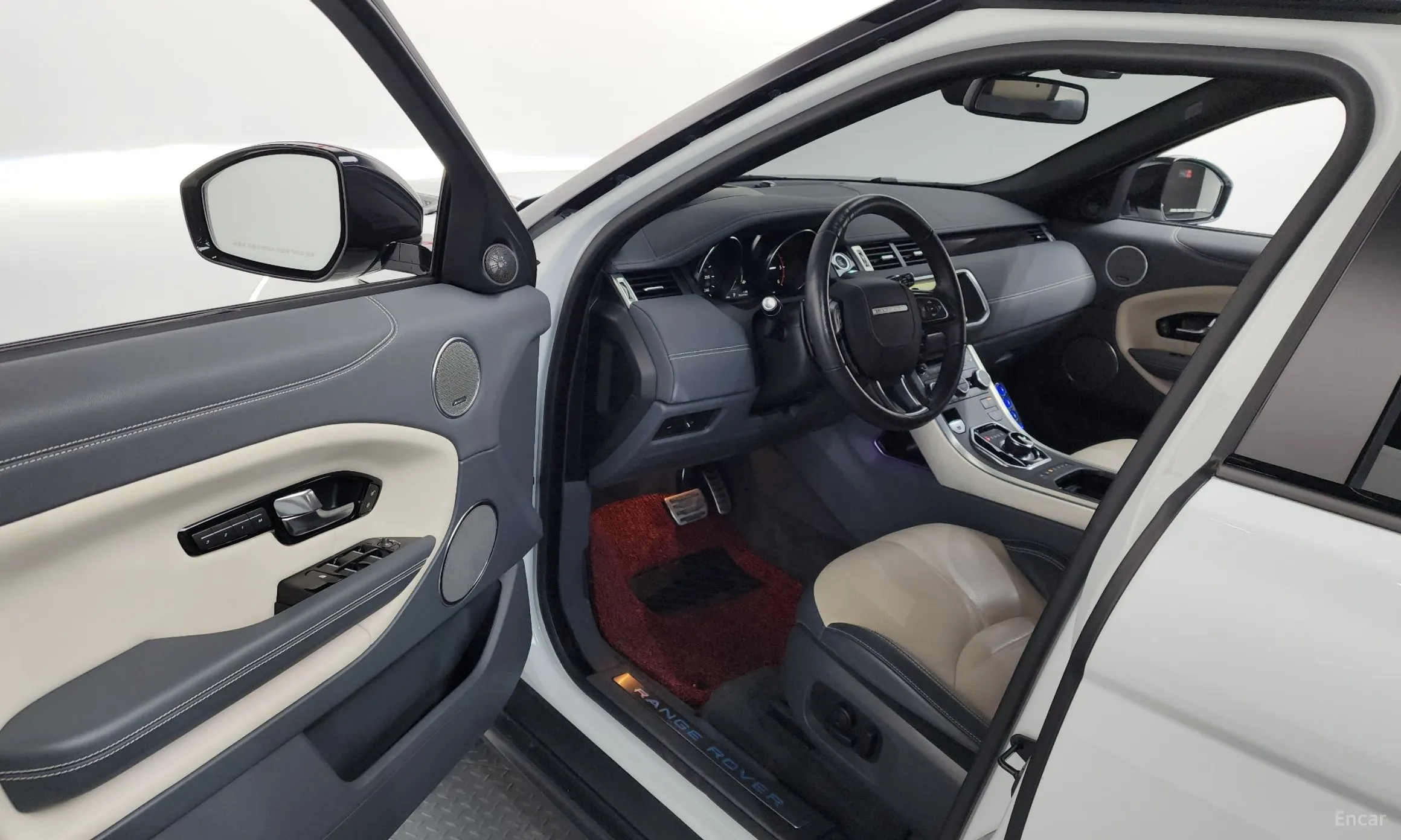 Land Rover Range Rover Evoque превью 10