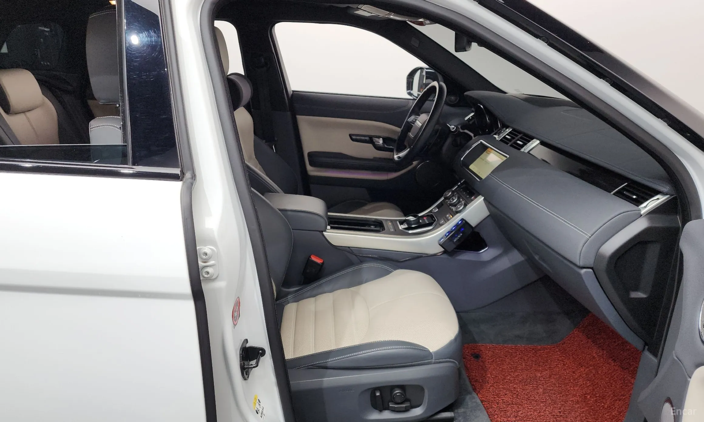 Land Rover Range Rover Evoque превью 11