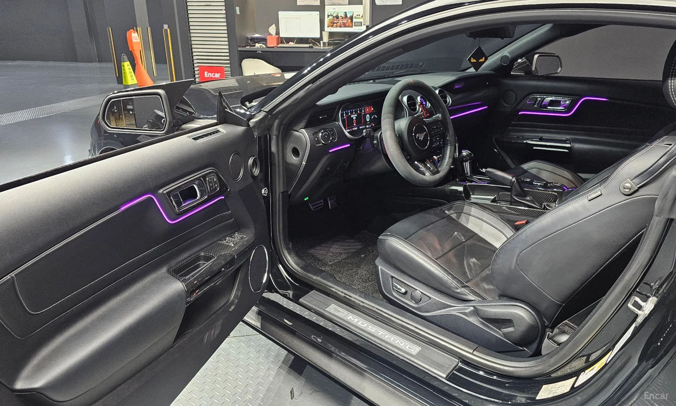 Ford Mustang превью 11
