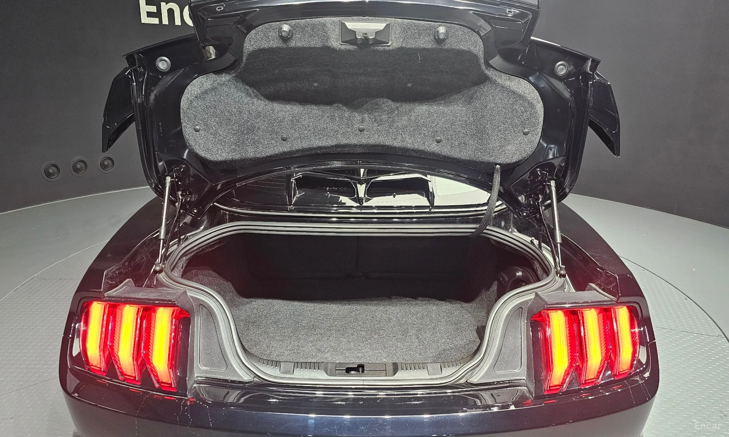 Ford Mustang превью 20