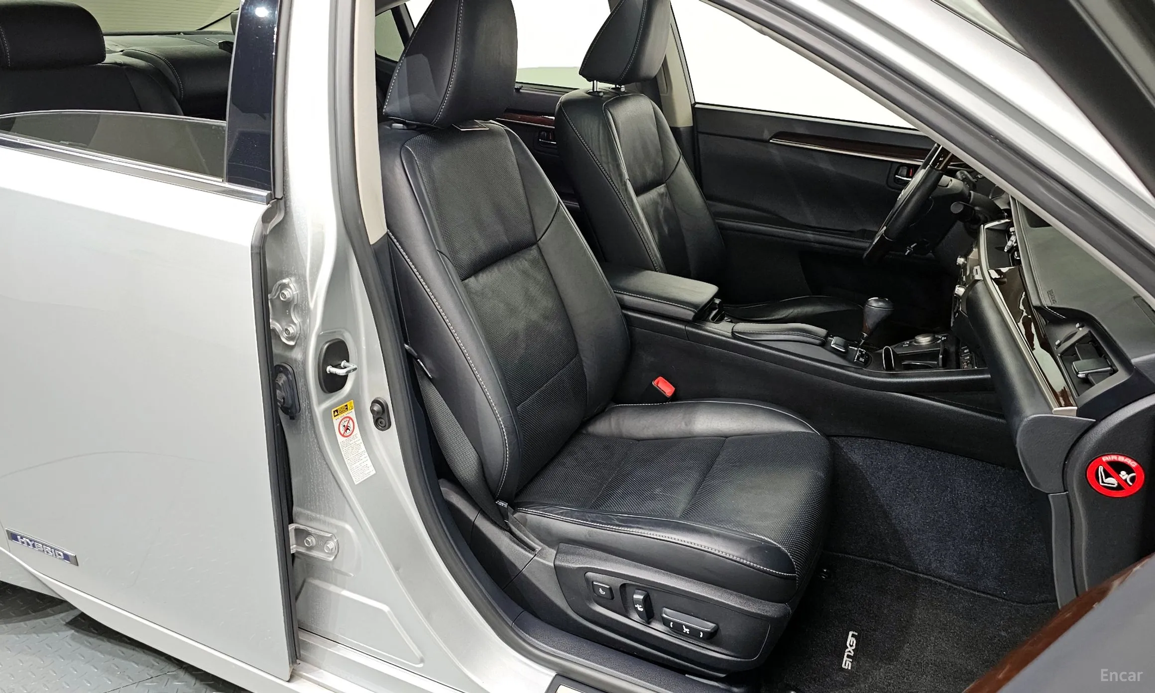 Lexus New ES300h превью 10