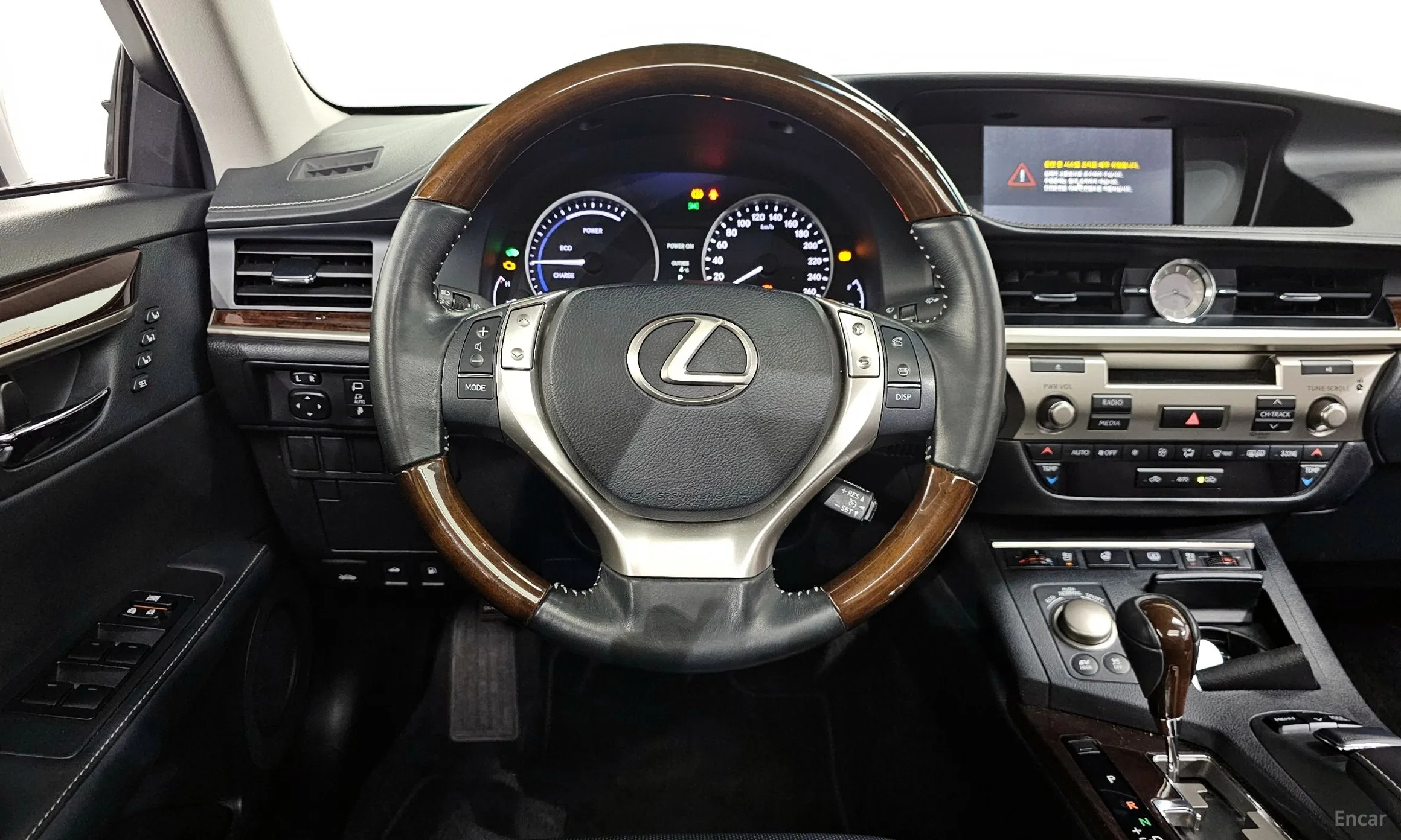 Lexus New ES300h превью 13
