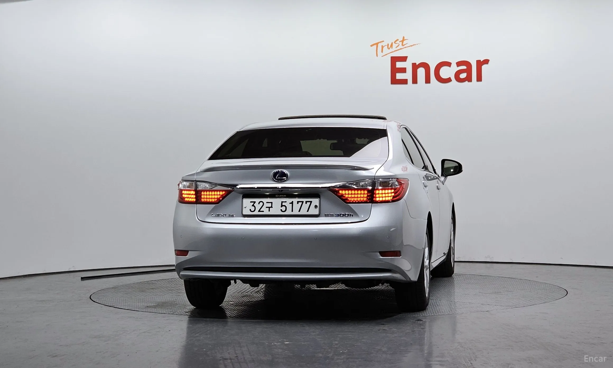 Lexus New ES300h превью 4