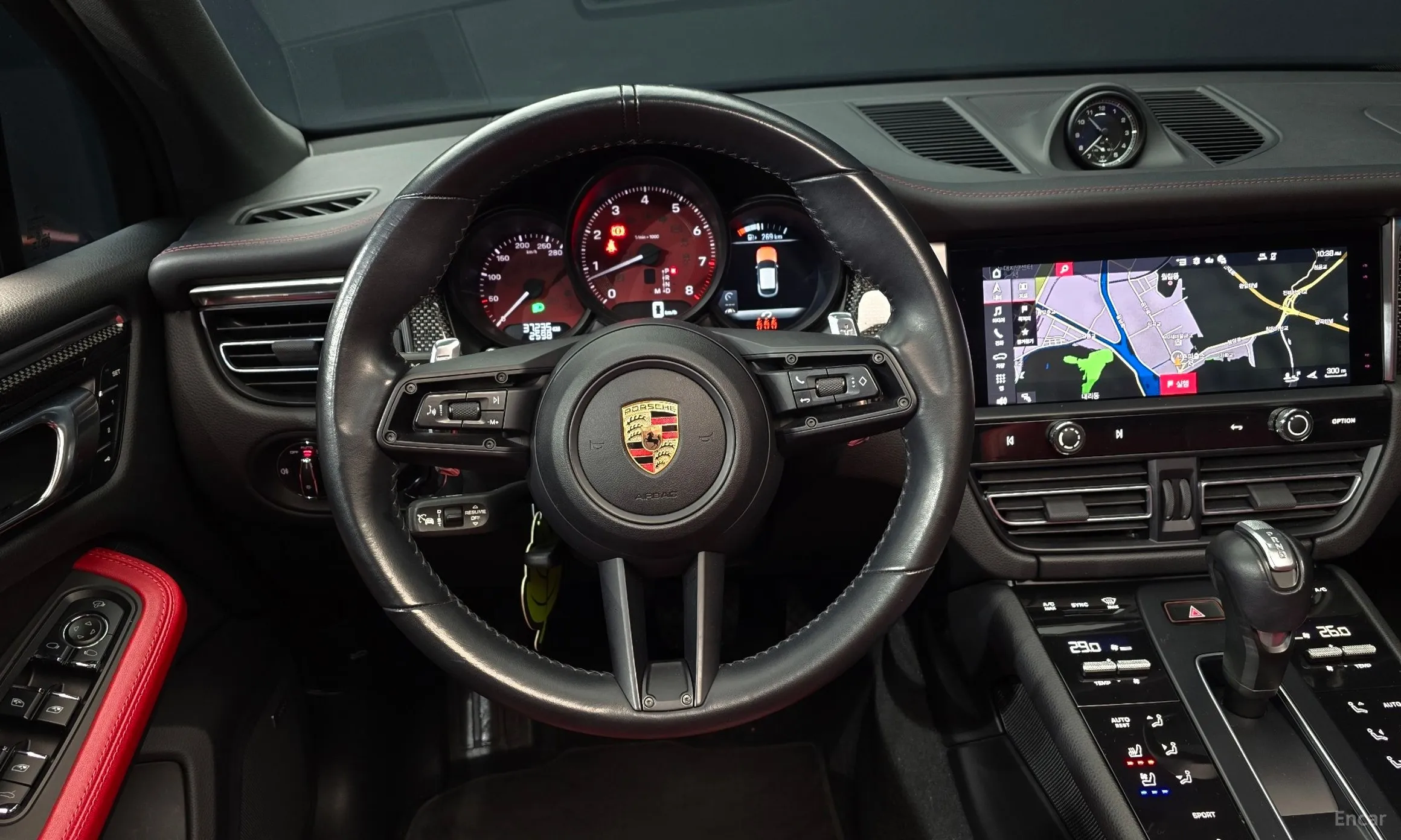 Porsche Macan превью 13