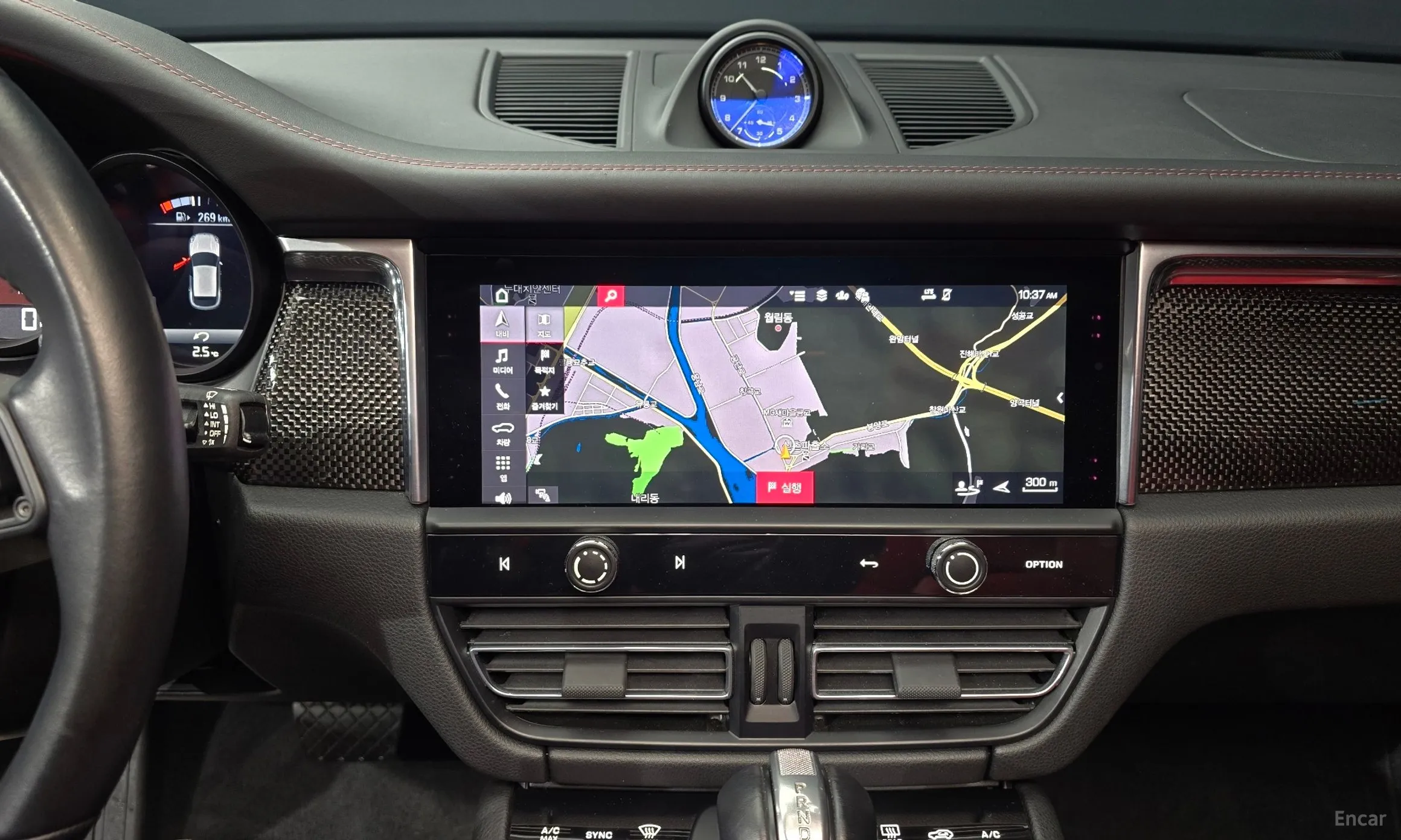 Porsche Macan превью 14