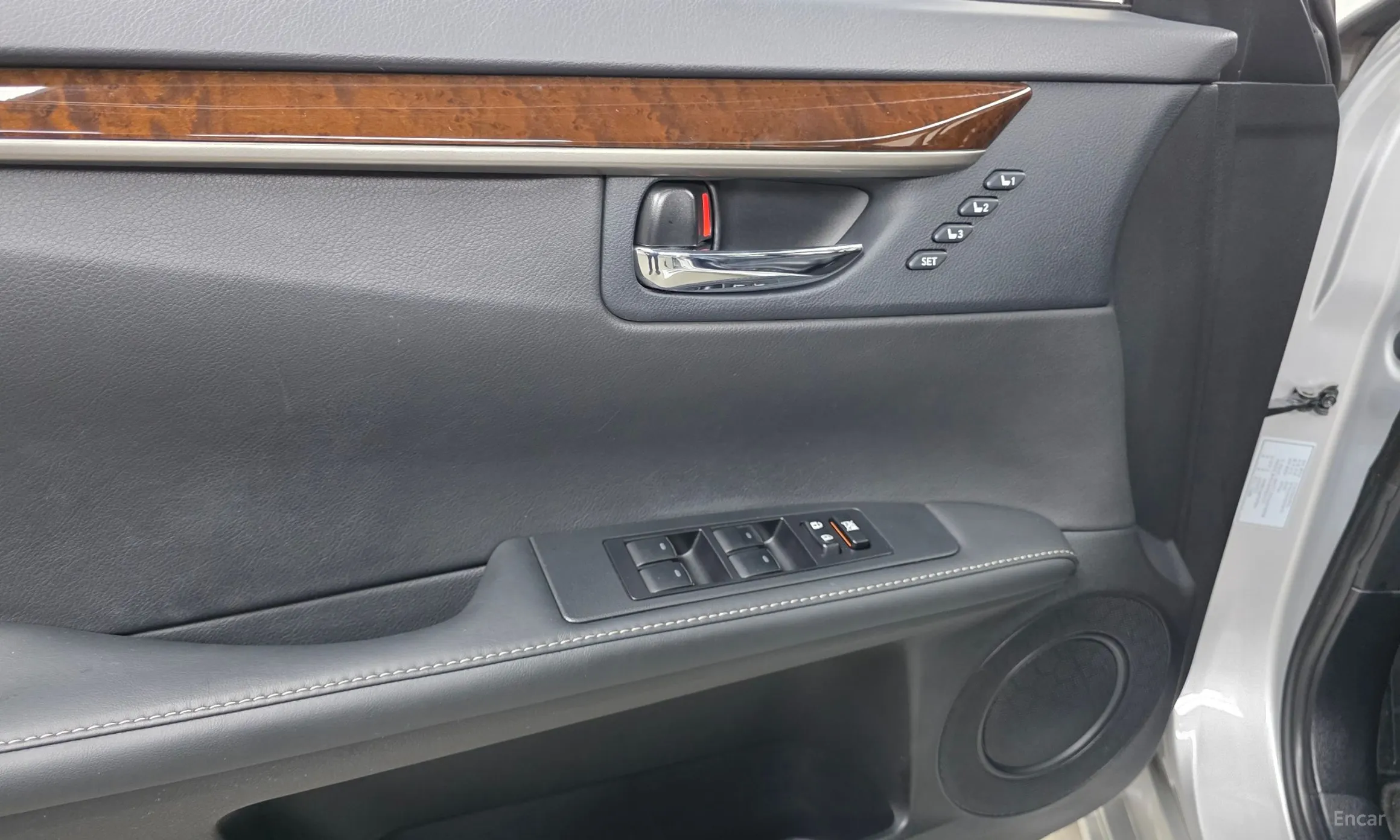 Lexus New ES300h превью 16