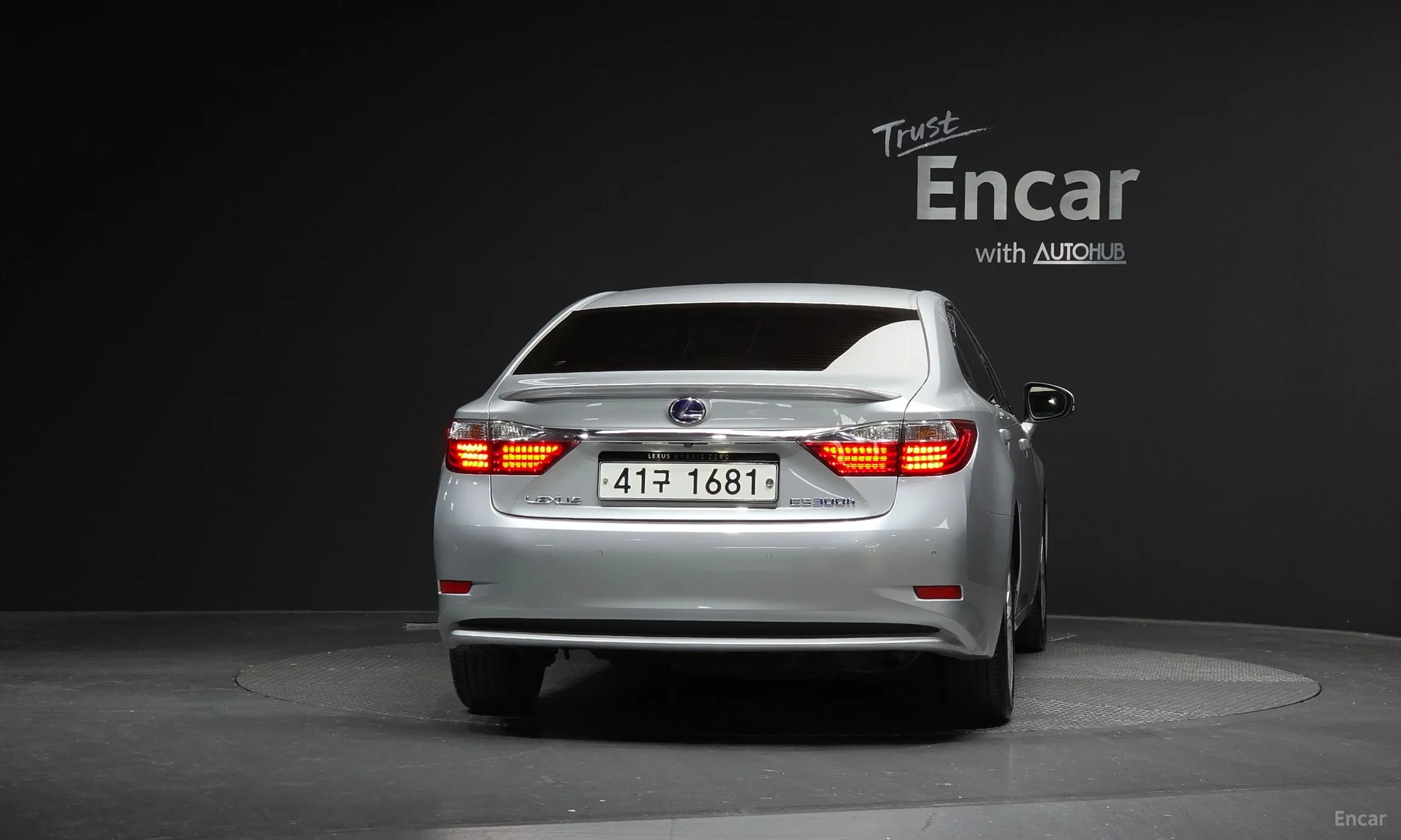 Lexus New ES300h превью 4