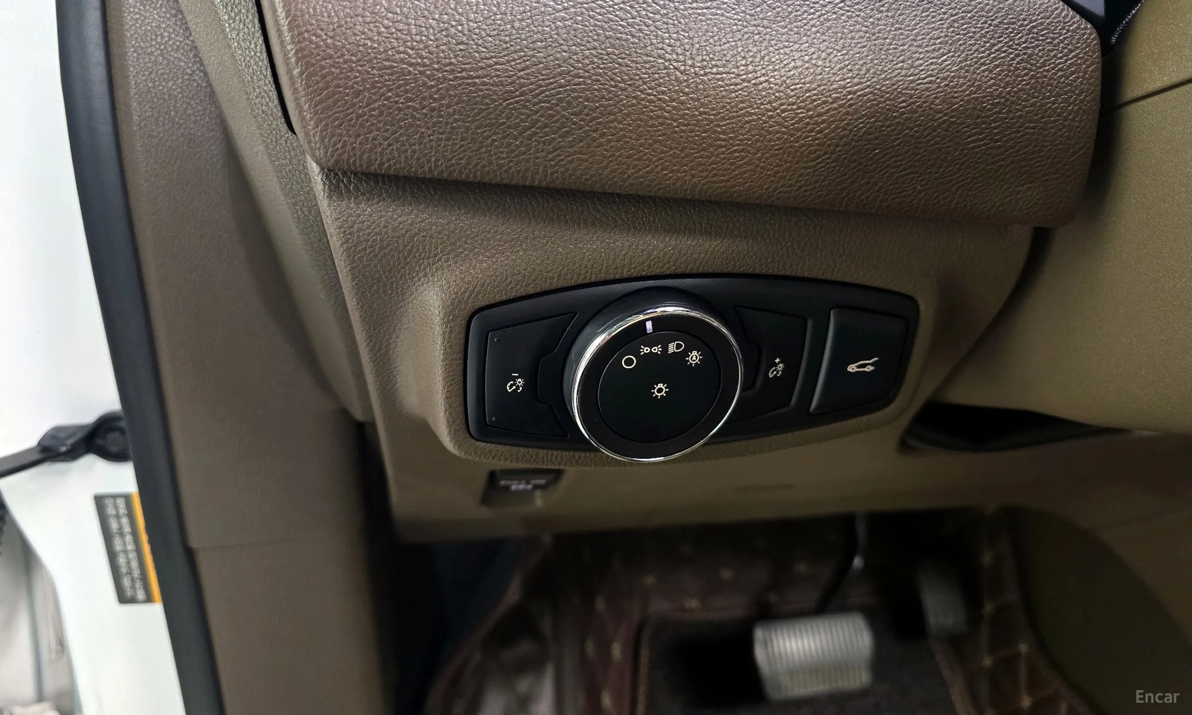 Lincoln MKC превью 13