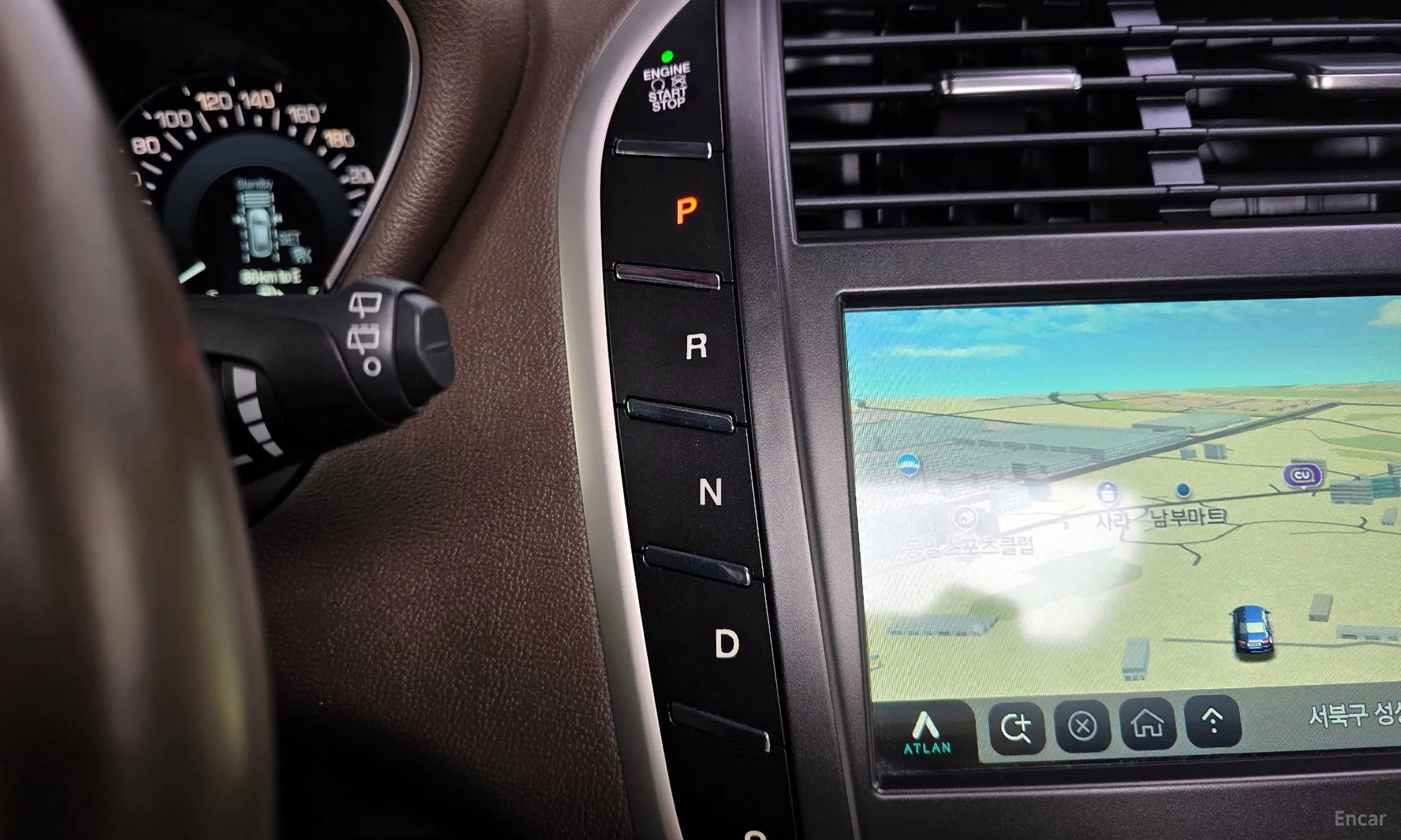 Lincoln MKC превью 9