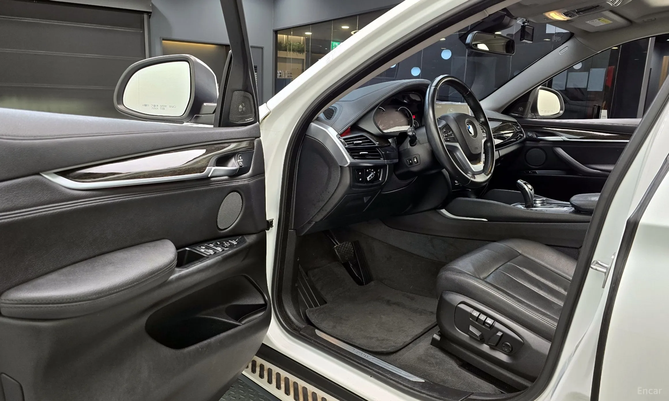 BMW X6 (F16) превью 11