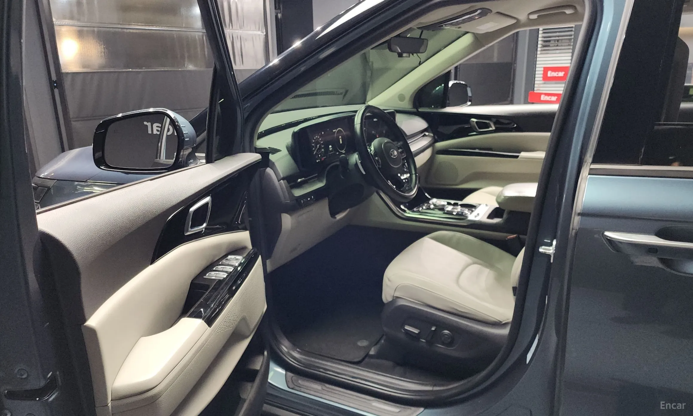 Kia Carnival Gen 4 превью 10